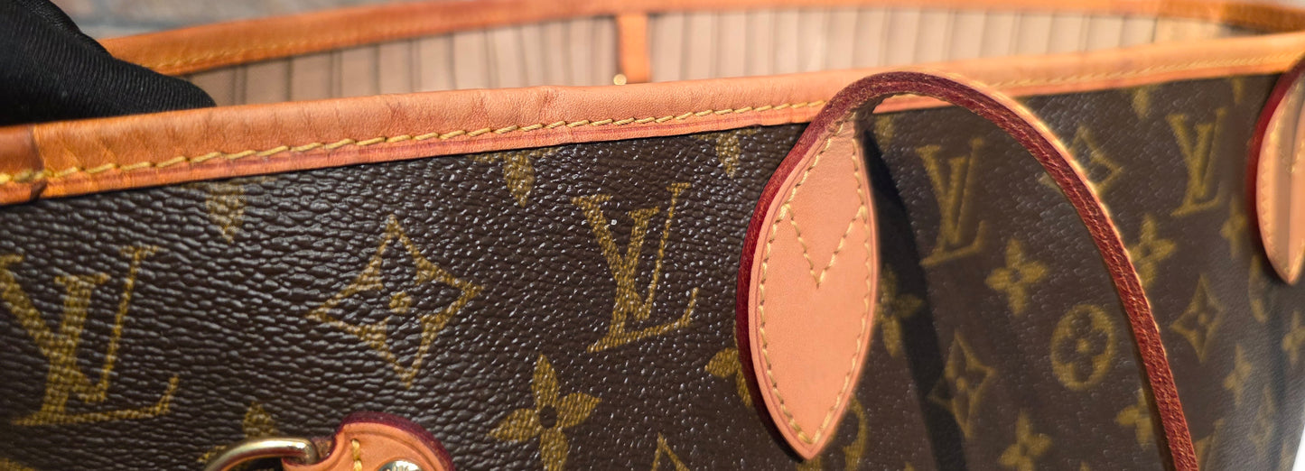 Authentic Louis Vuitton Neverfull MM Monogram