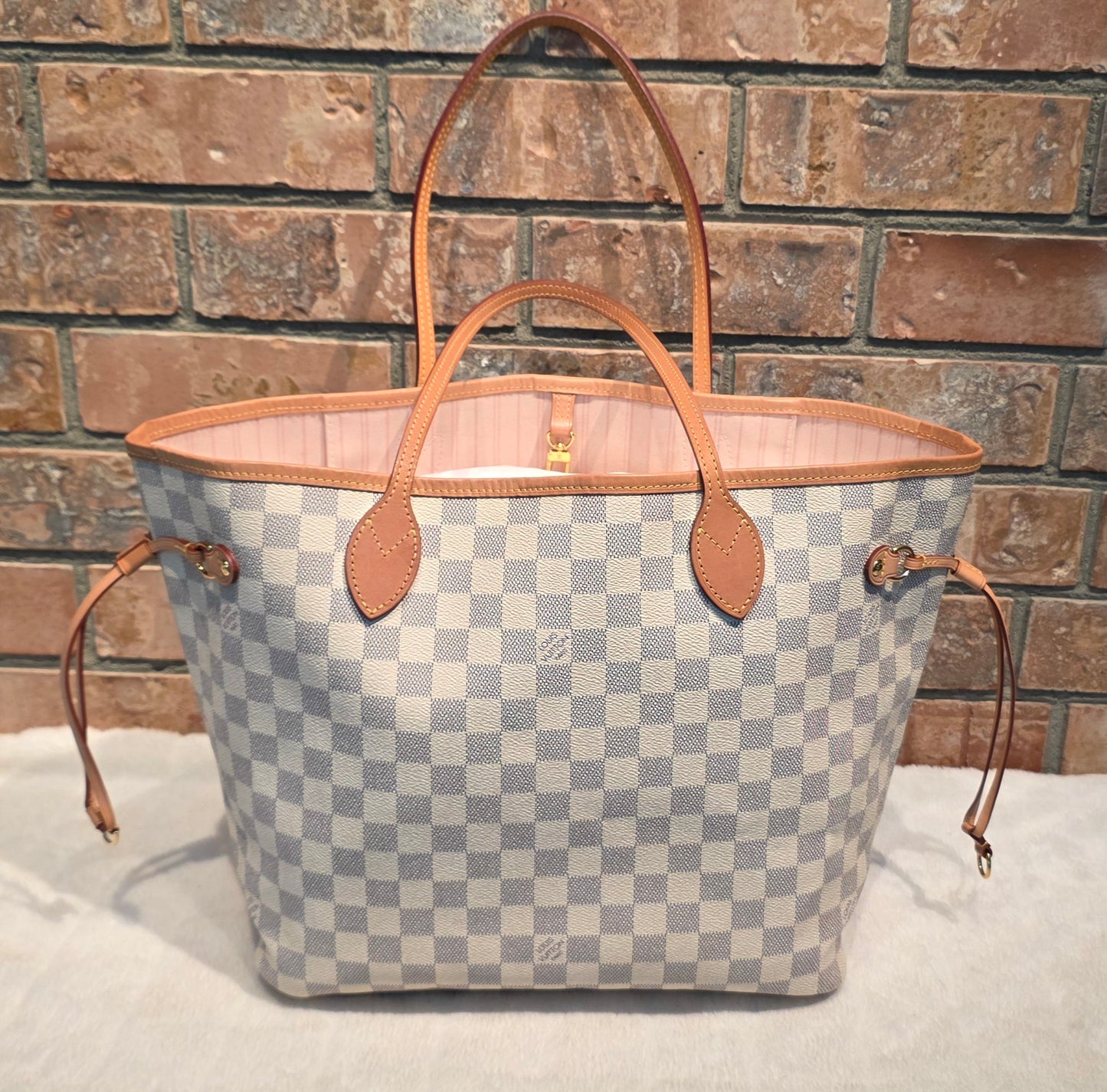 Authentic Louis Vuitton Neverfull MM Damier Azur (Bag Only)