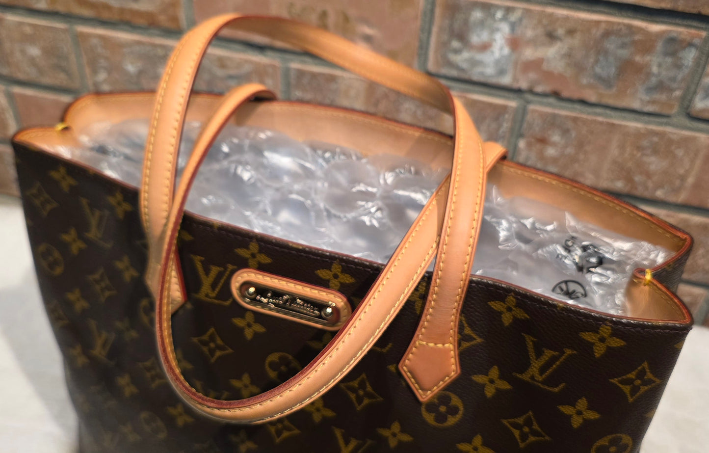 Authentic Louis Vuitton Wilshire MM Monogram