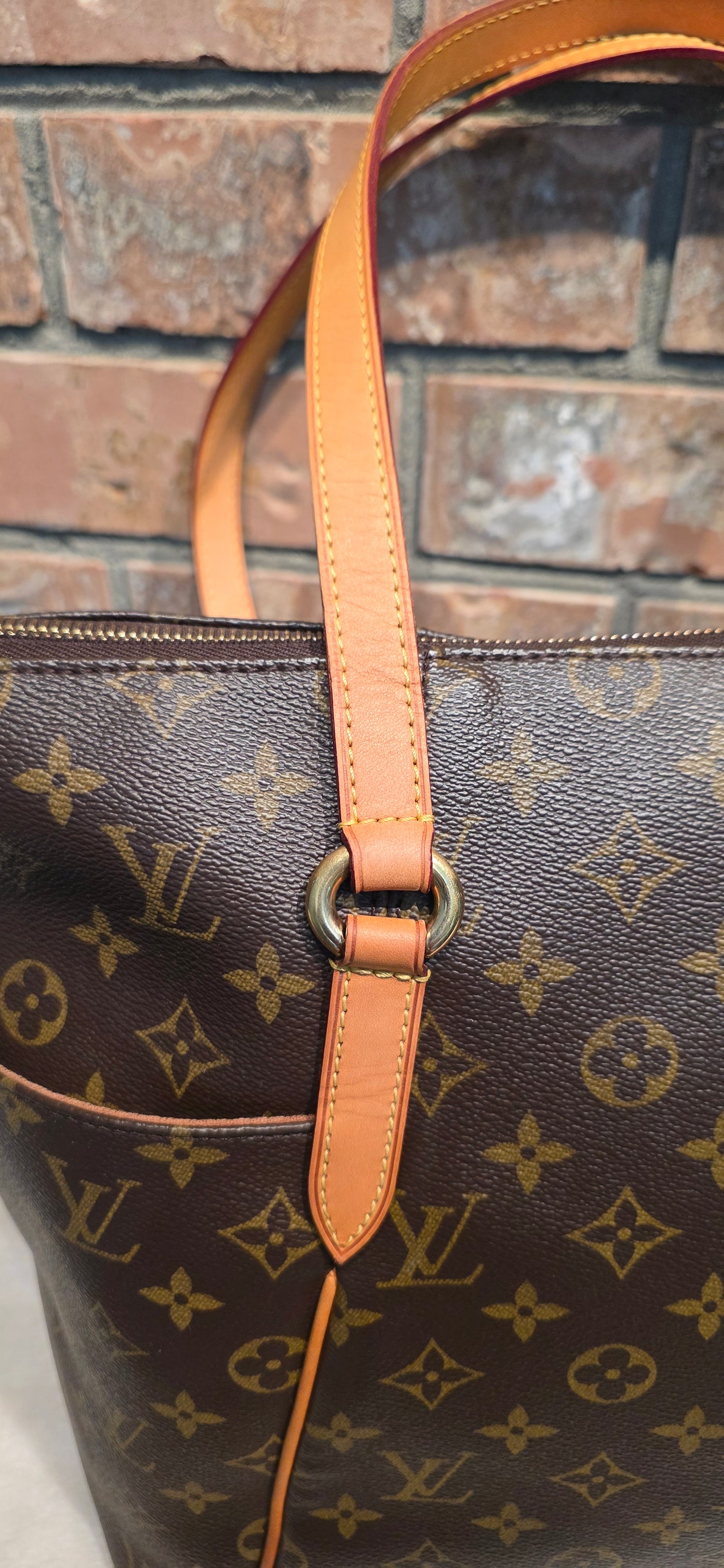 Authentic Louis Vuitton Totally MM