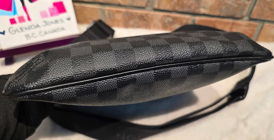 Authentic Louis Vuitton Thomas Crossbody Damier Graphite