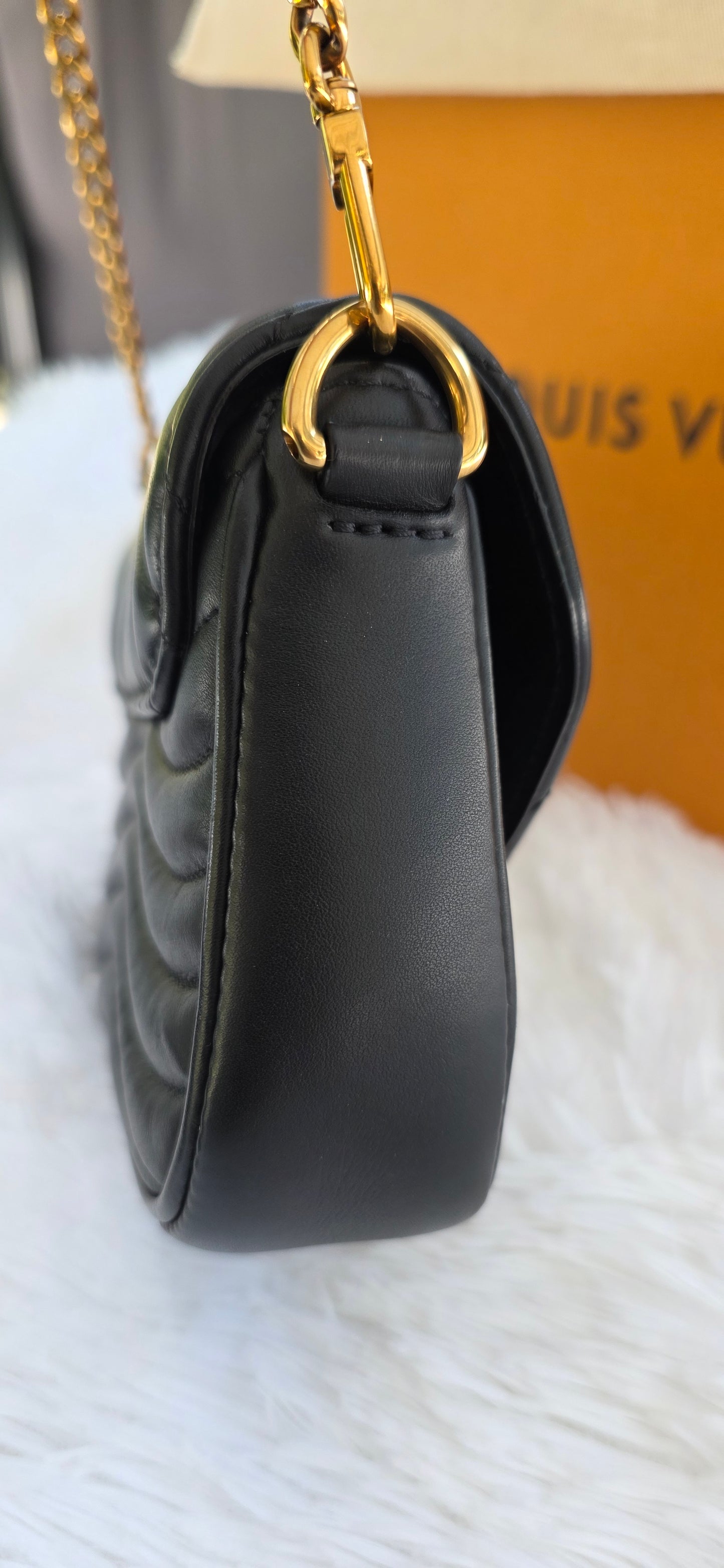 Authentic Louis Vuitton New Wave Multipochette Noir