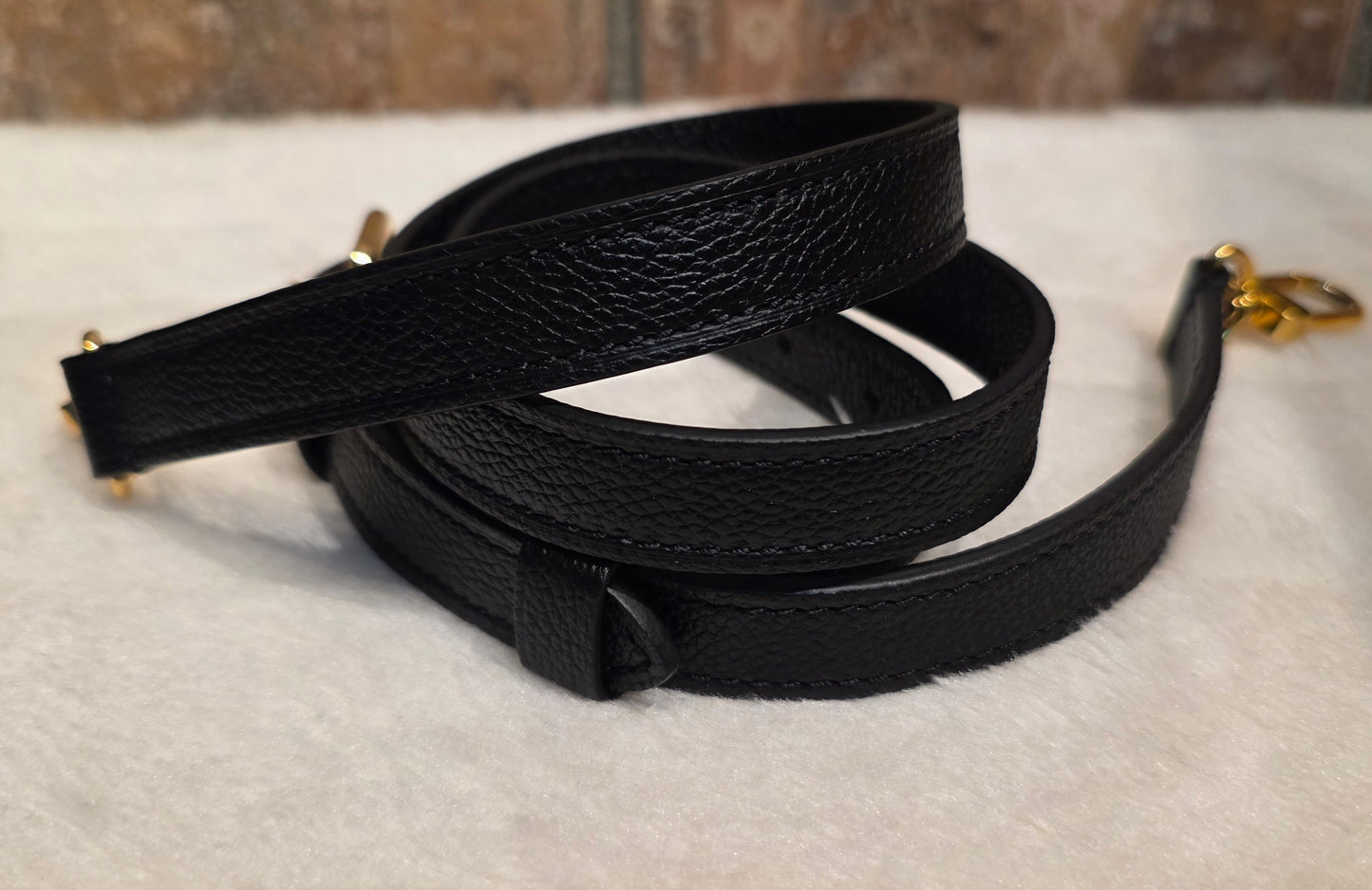 Authentic Louis Vuitton Pochette Metis Empreinte Noir