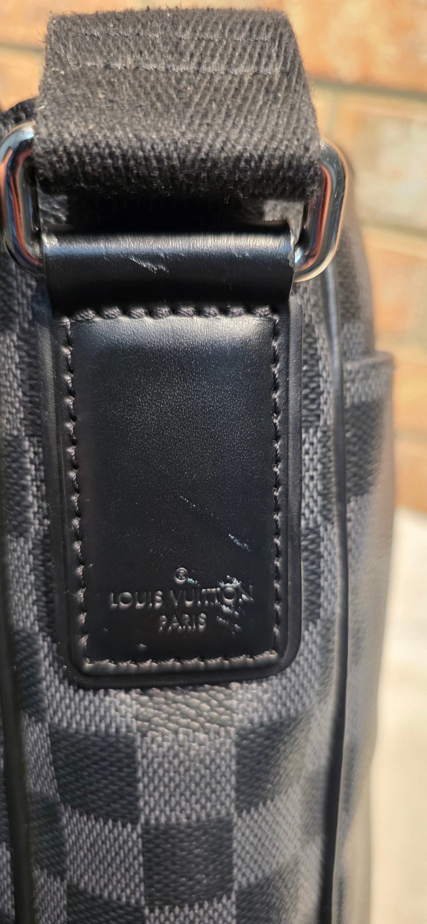 Authentic Louis Vuitton District MM
