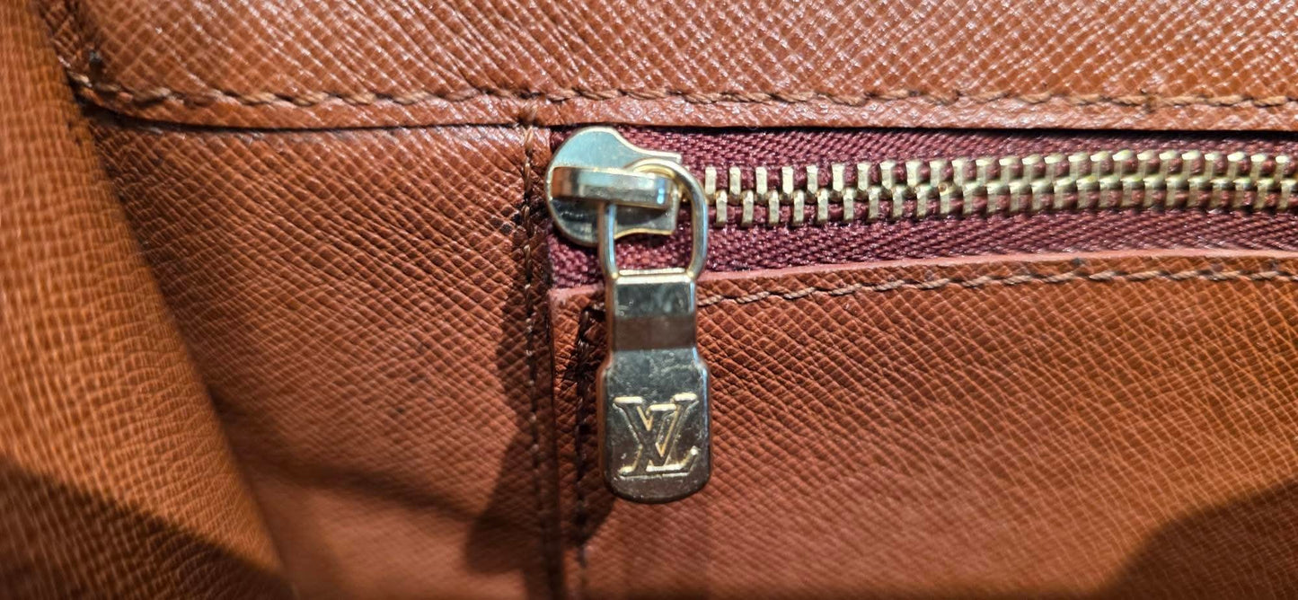 Authentic Louis Vuitton Pochette Bordeaux