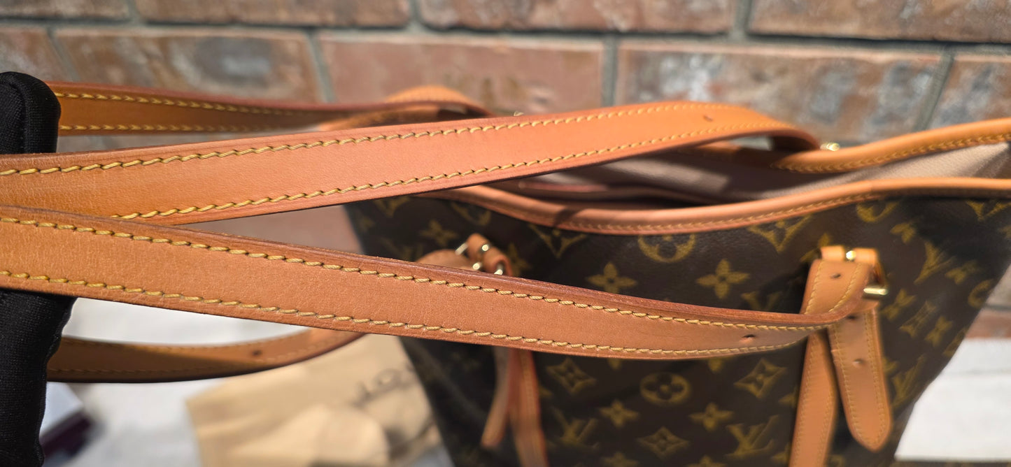 Authentic Louis Vuitton Bucket GM with Pouch