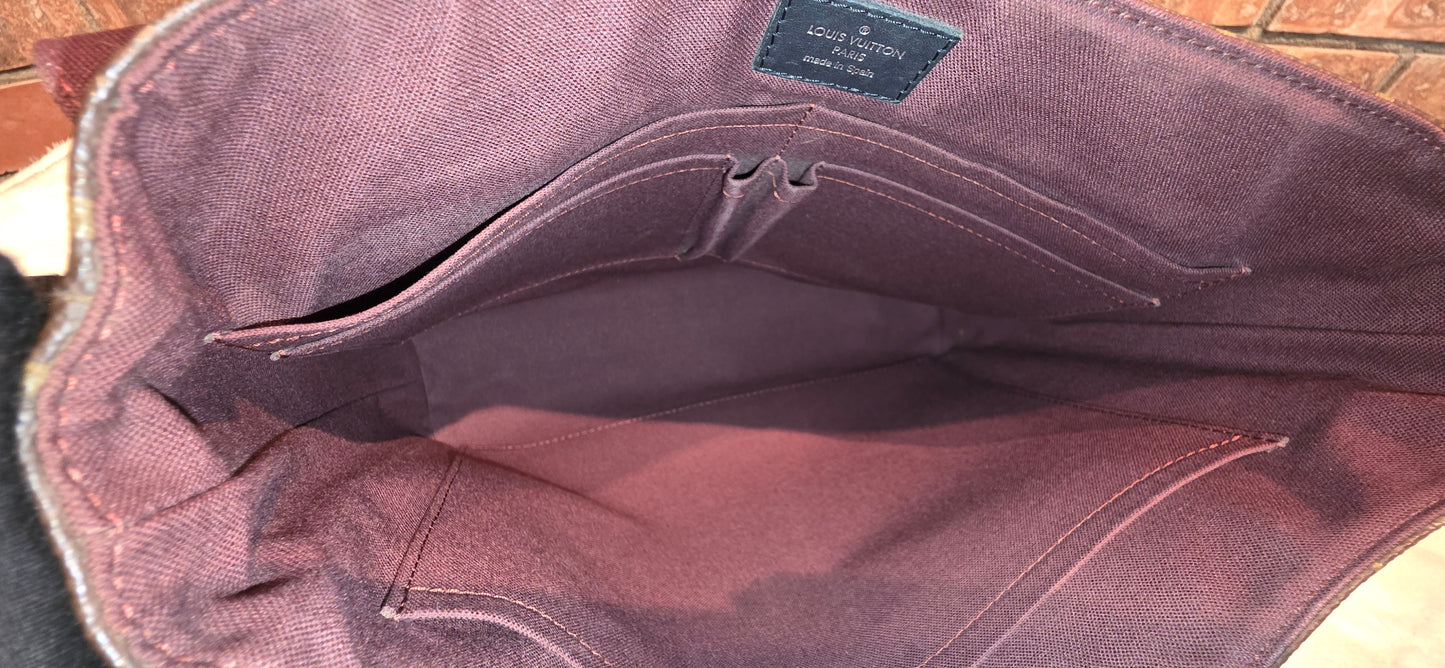 Authentic Louis Vuitton Monogram Macassar District MM