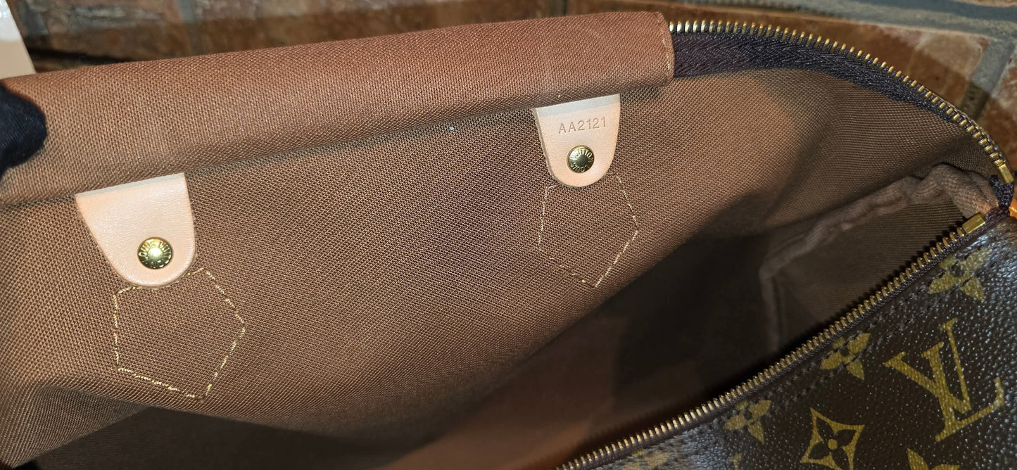 Authentic Louis Vuitton Speedy 40 Monogram