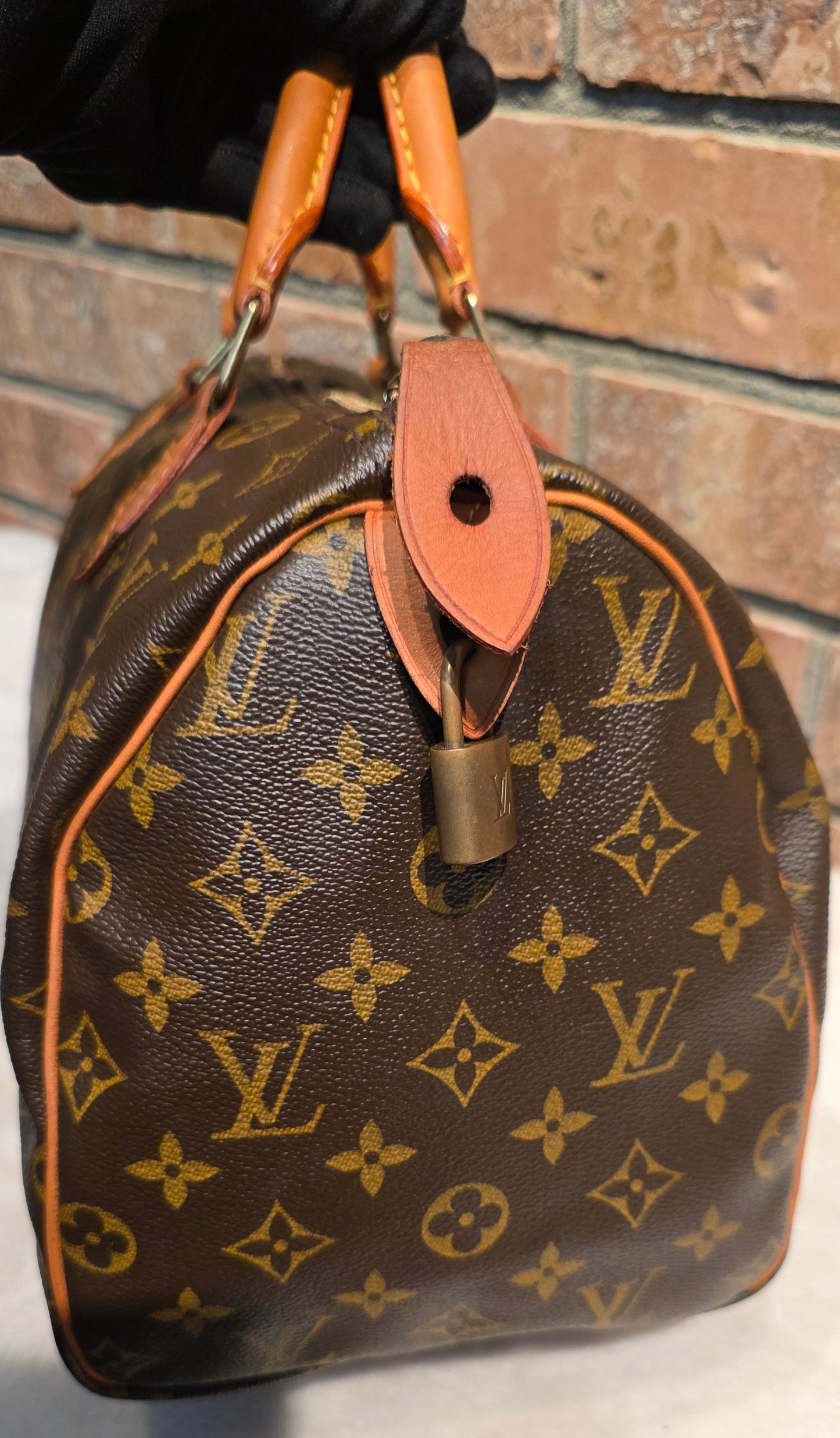 Authentic Louis Vuitton Speedy 30 Monogram