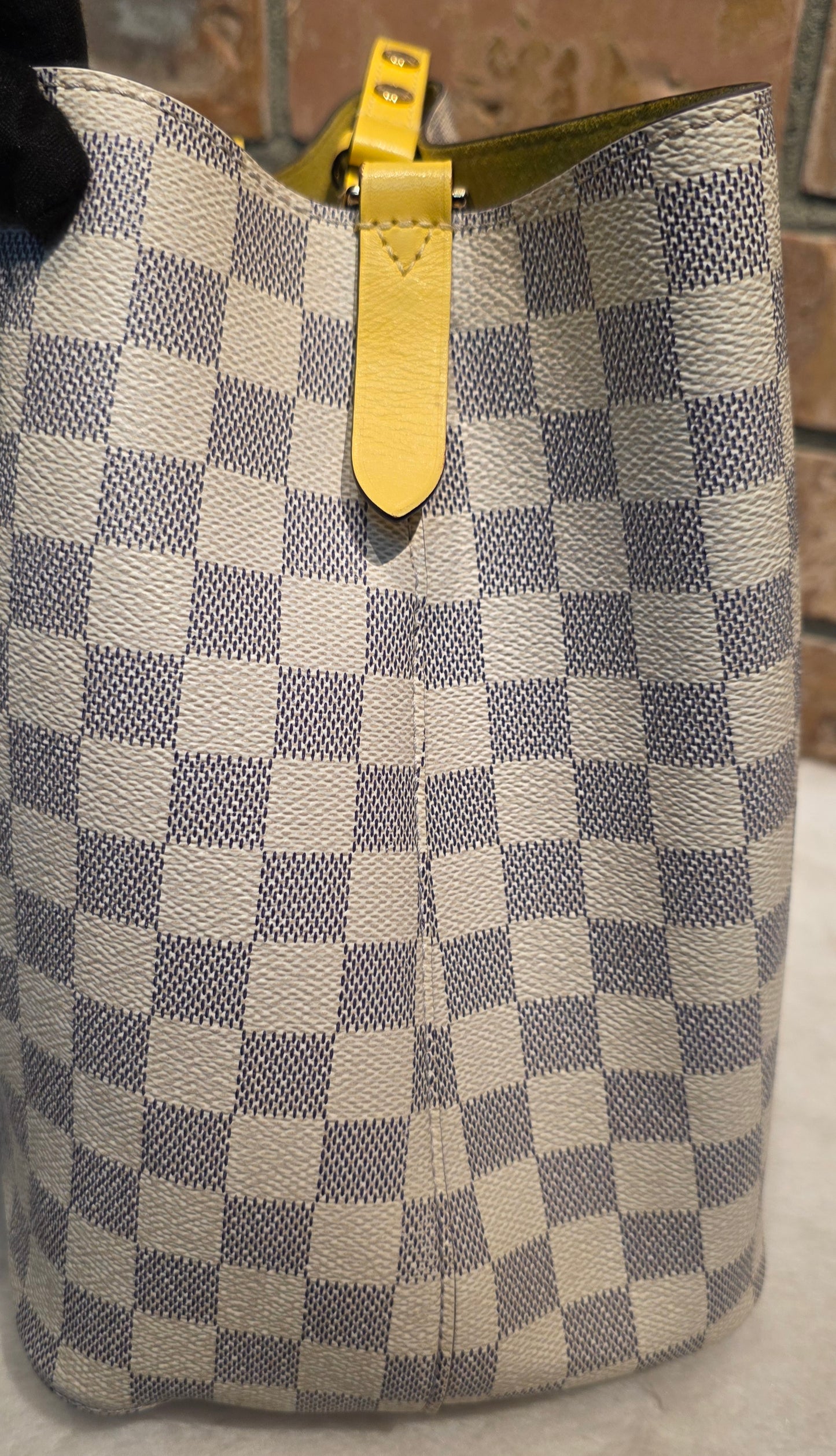 Authentic Louis Vuitton Neonoe MM Damier Azur in Pineapple