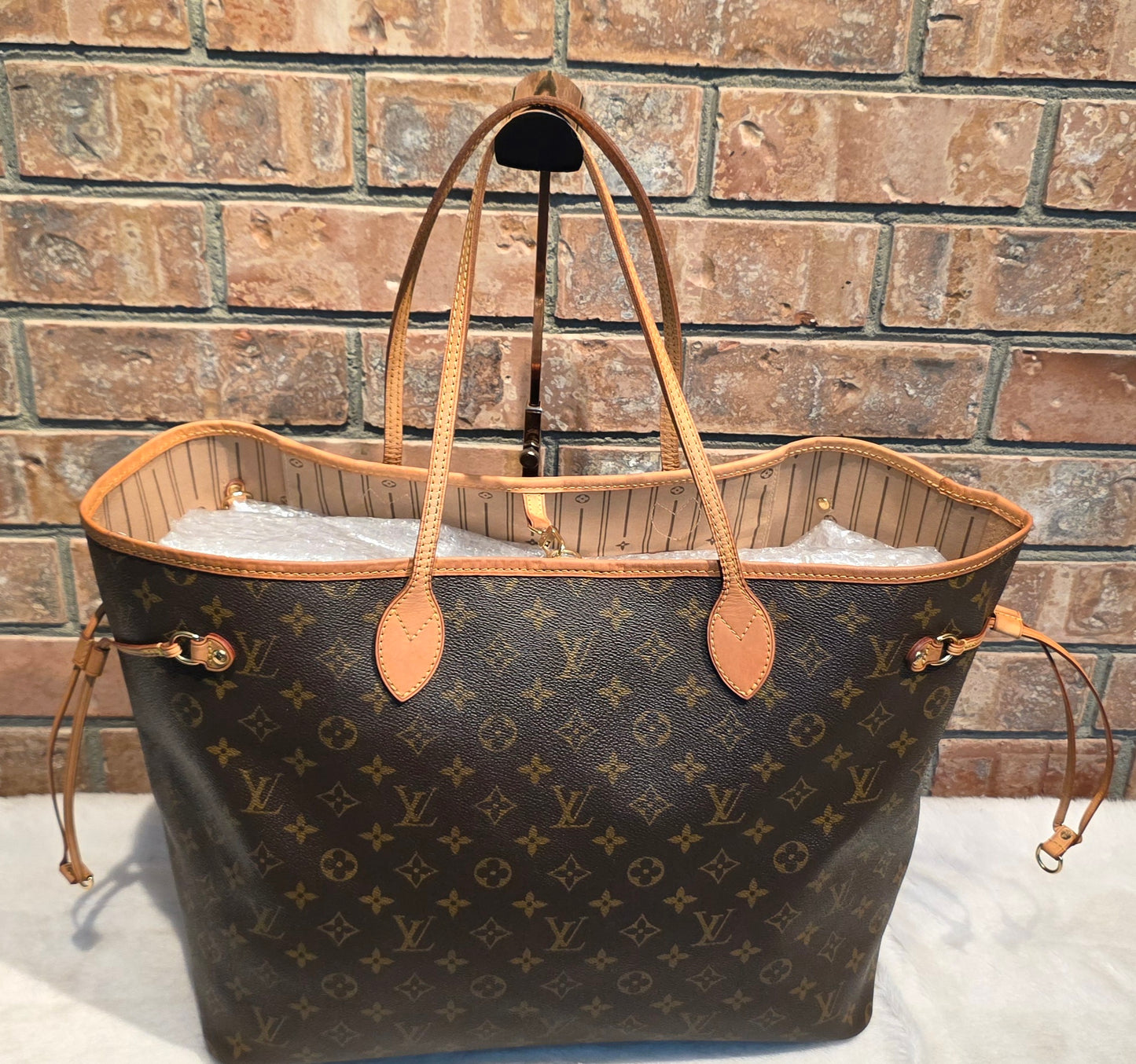 Authentic Louis Vuitton Neverfull GM Monogram
