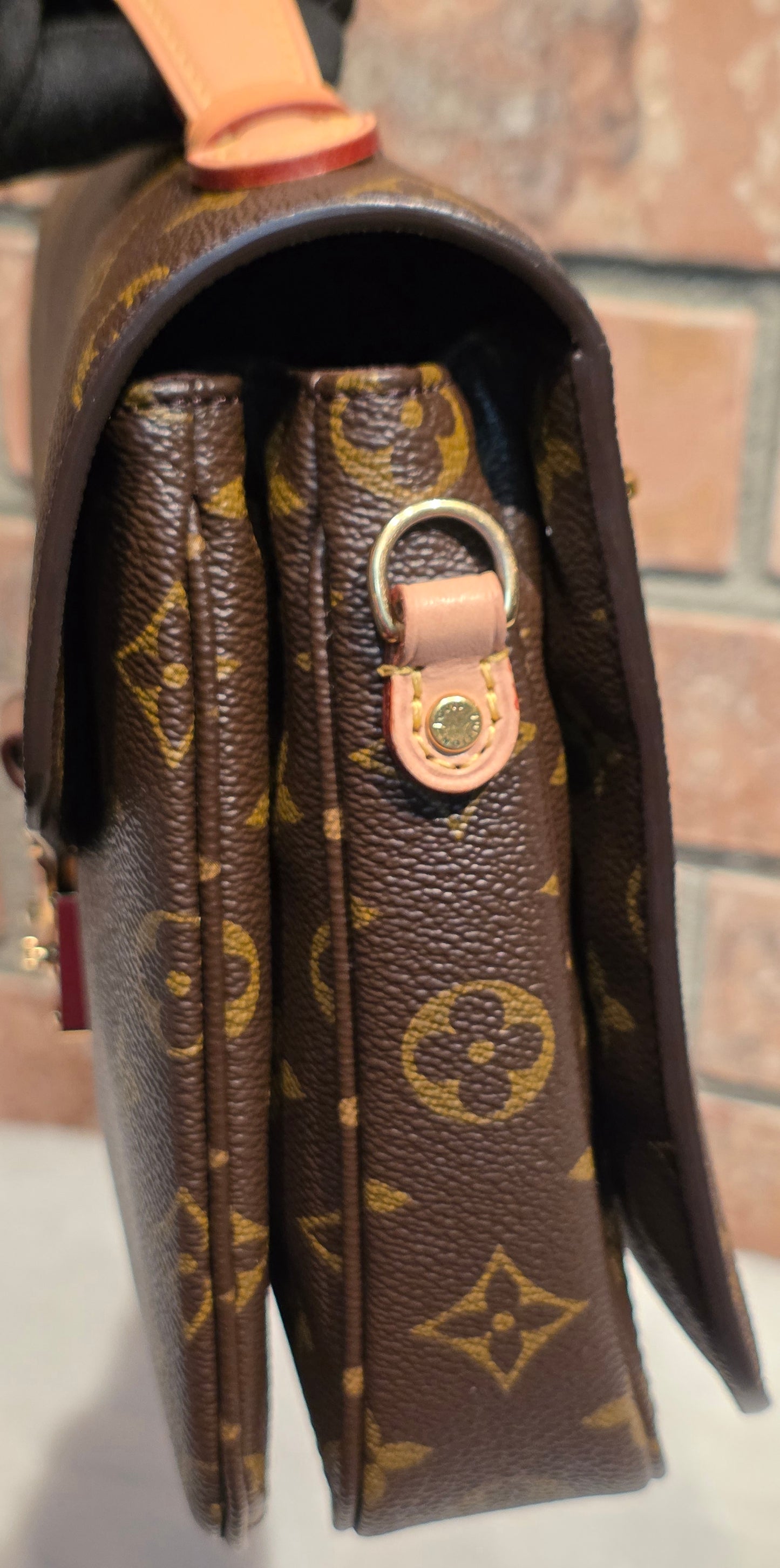 Authentic Louis Vuitton Pochette Metis Monogram