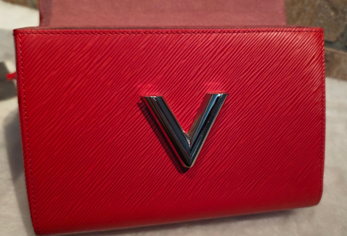 Authentic Louis Vuitton Twist MM Epi Leather in Red