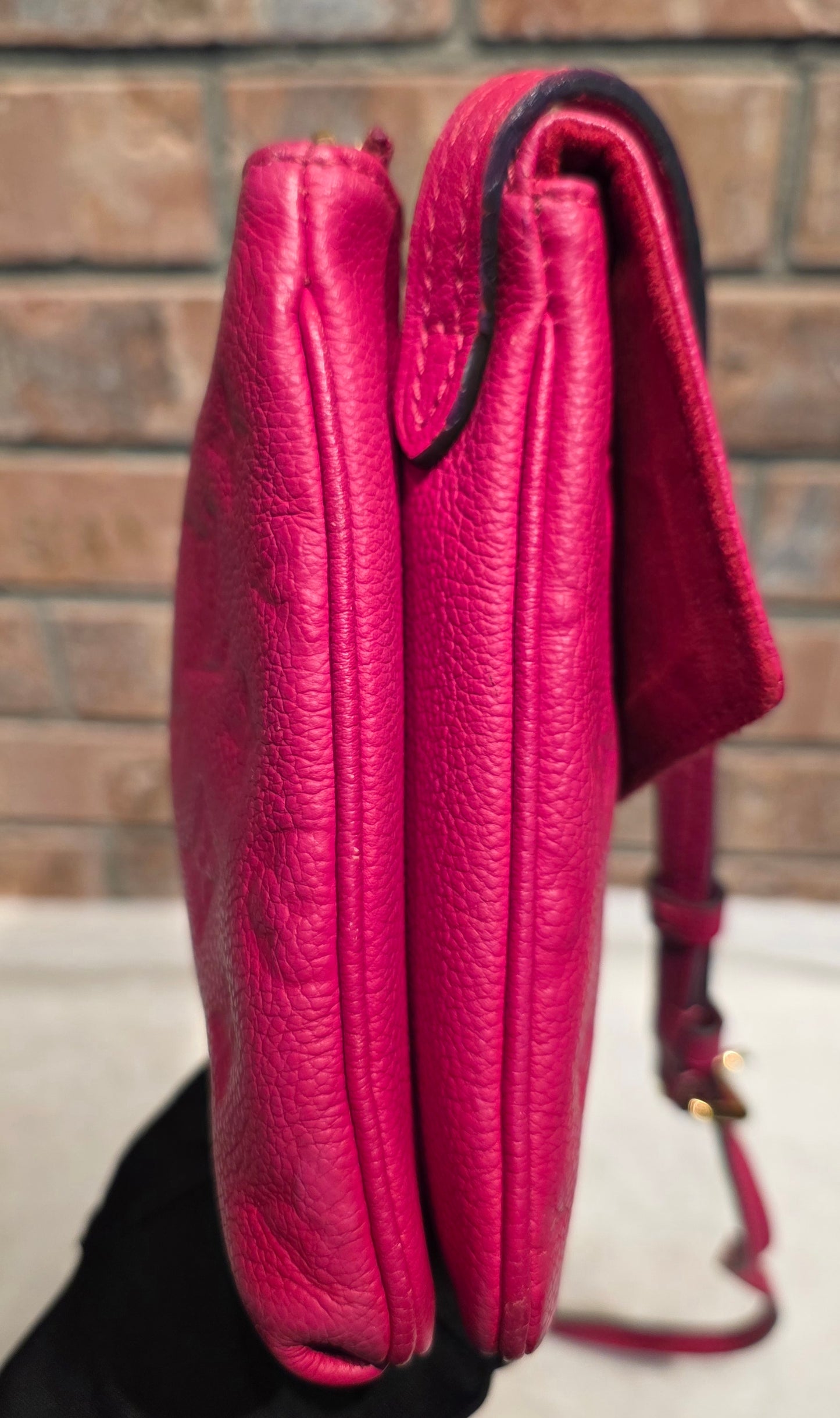 Authentic Louis Vuitton Twice/Twinset Pochette in Dahlia Pink