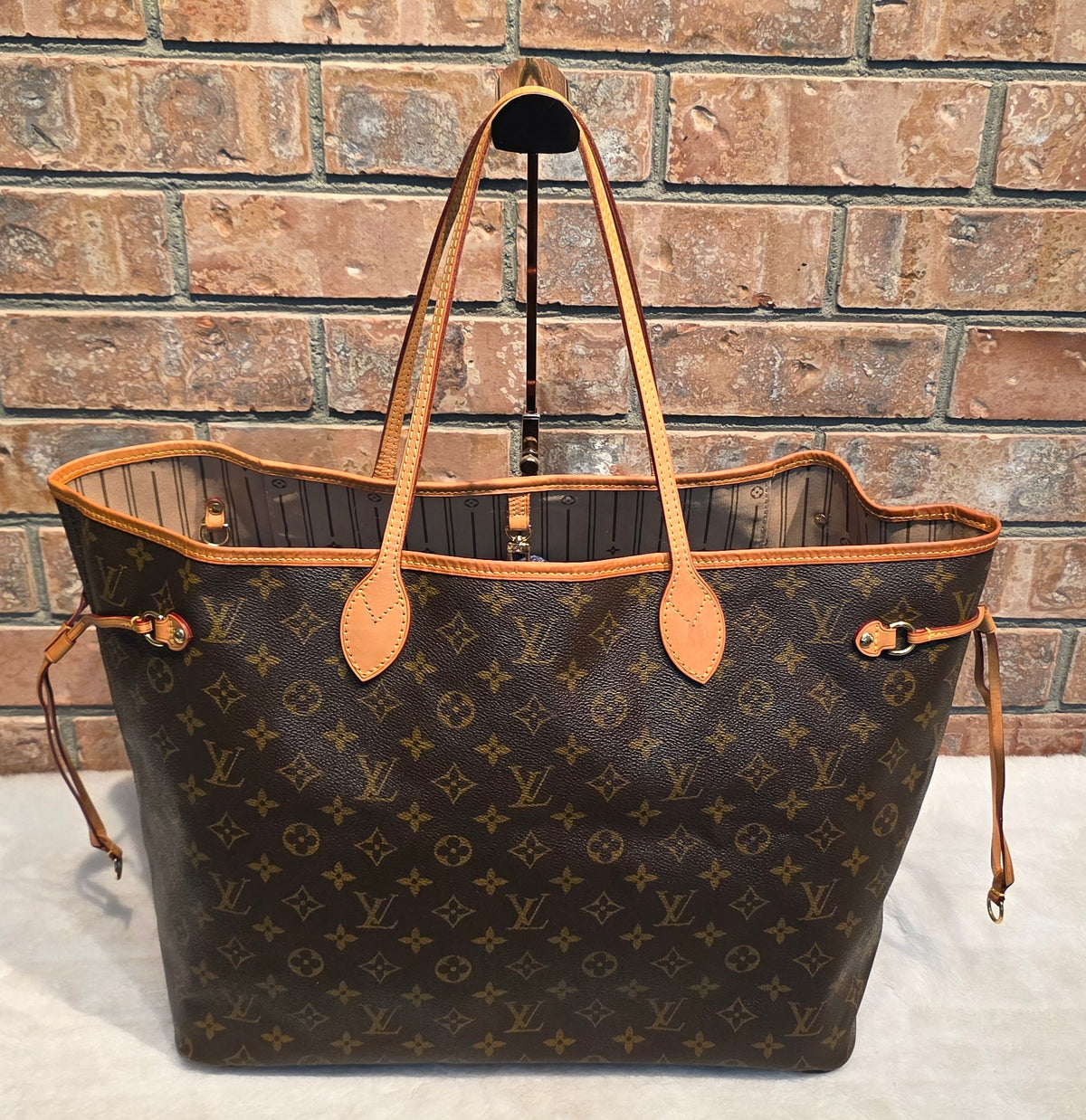 Authentic Louis Vuitton Neverfull GM Monogram