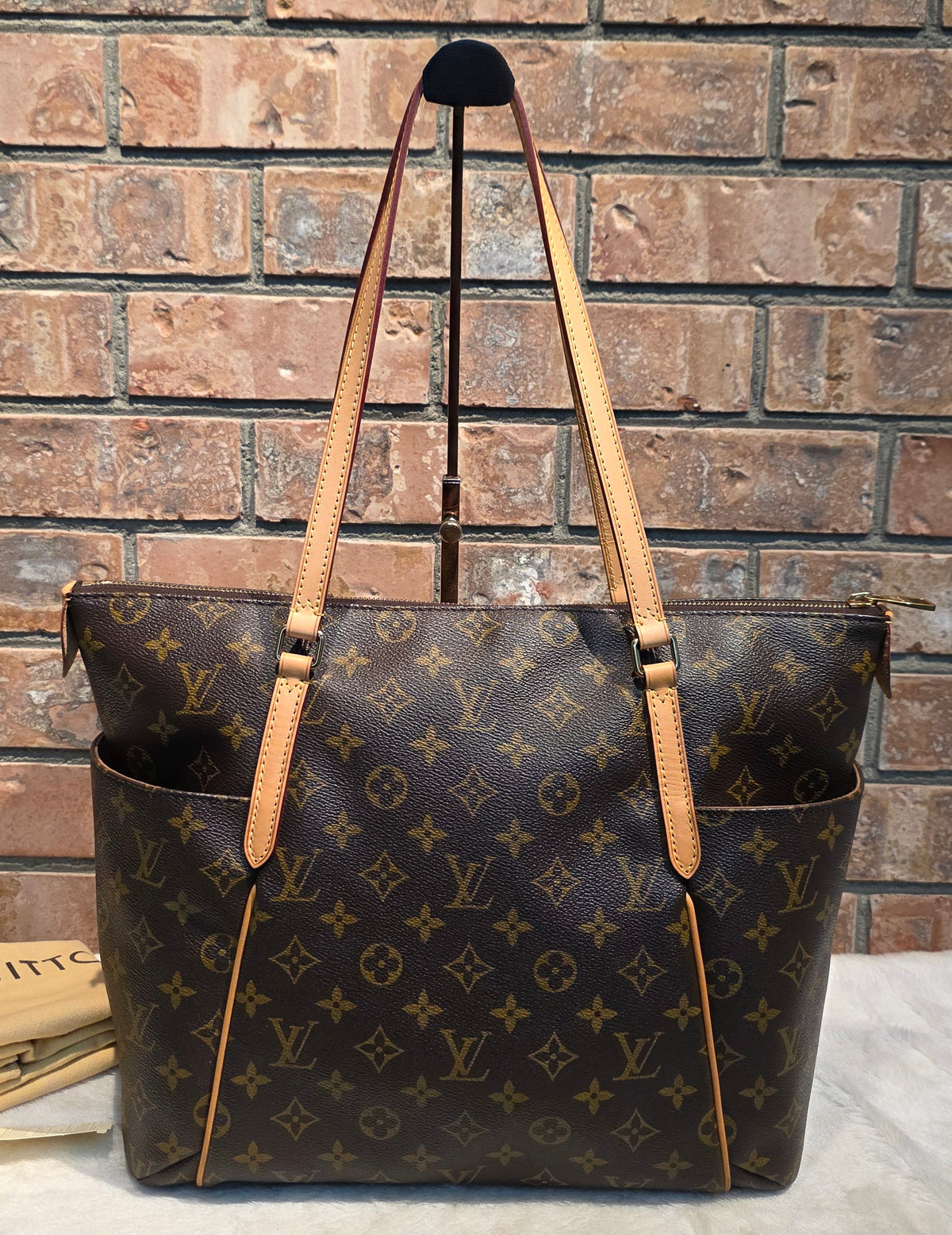 Authentic Louis Vuitton Totally MM Monogram