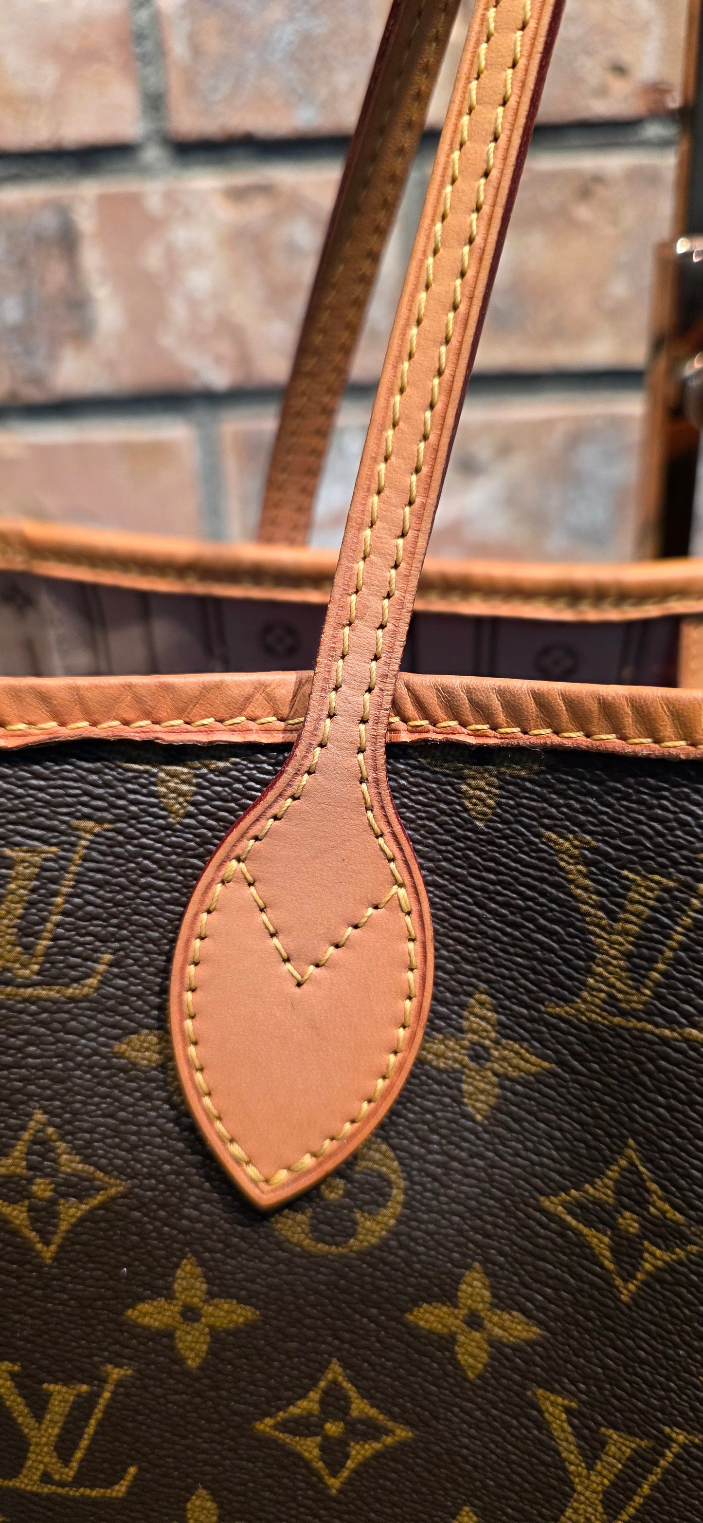 Authentic Louis Vuitton Neverfull MM Monogram