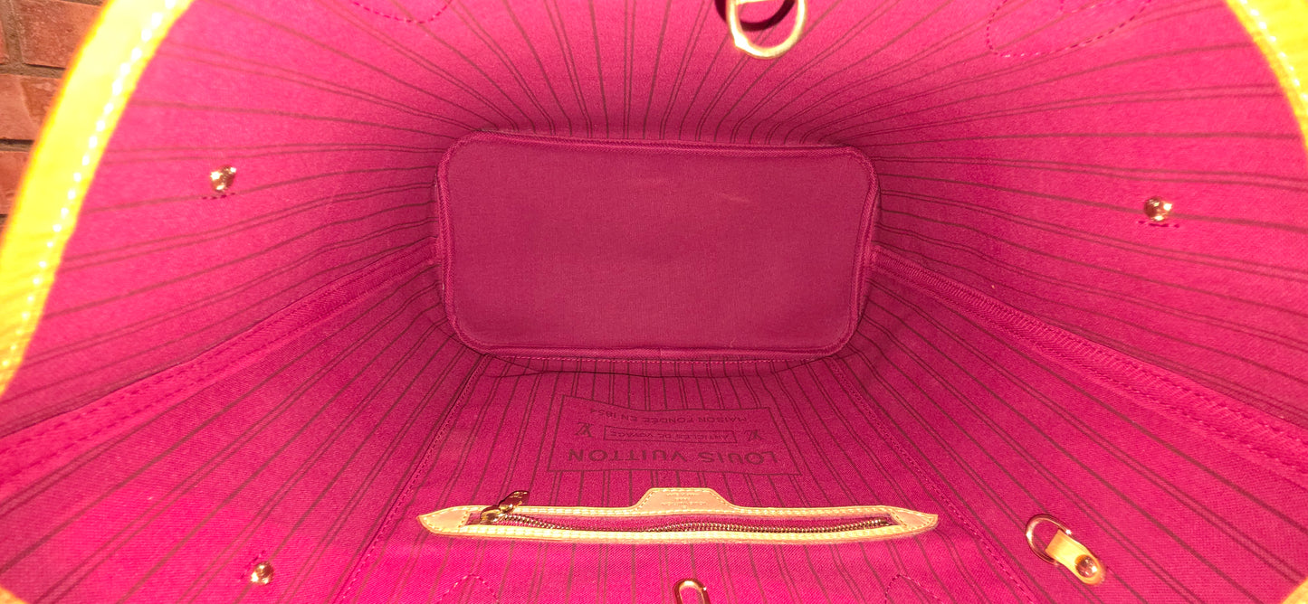 Authentic Neverfull MM Monogram Fuchsia Interior (BAG ONLY)