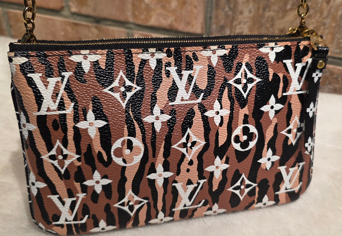 Authentic Louis Vuitton Double Zip Pochette Giant Monogram Jungle Edition