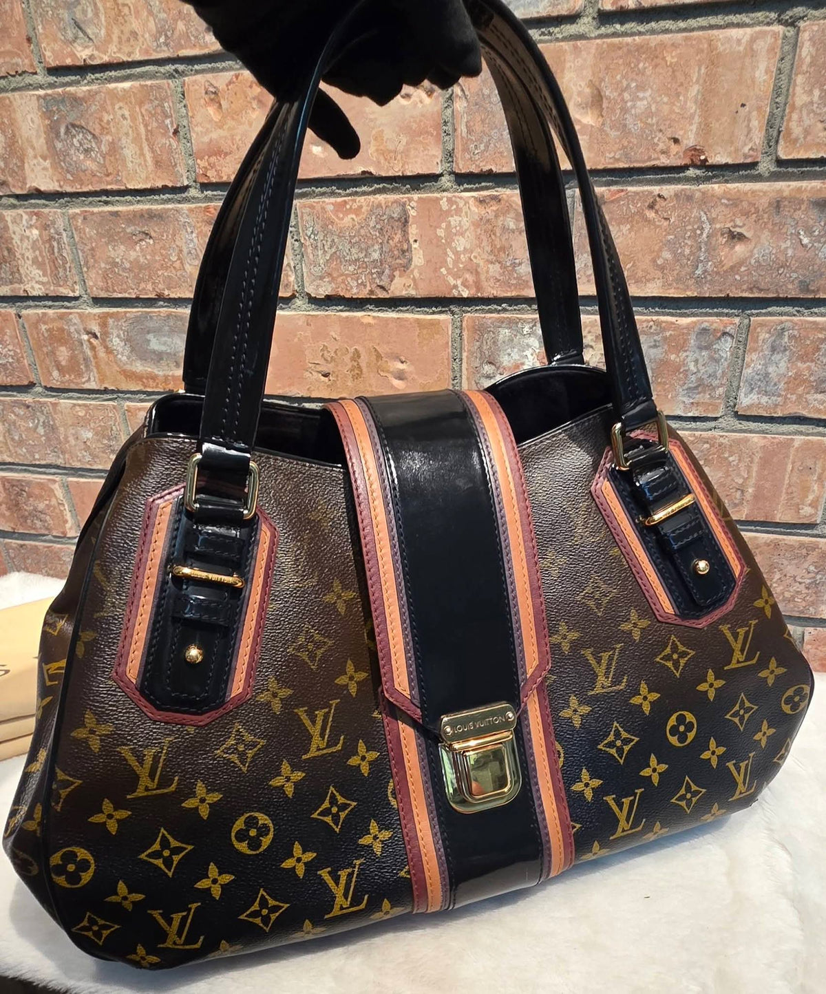 Authentic Louis Vuitton L.E Monogram Mirage Griet