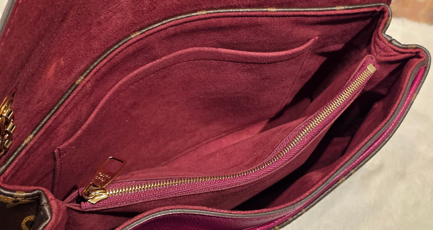 Authentic Louis Vuitton Pallas Chain in Aurore