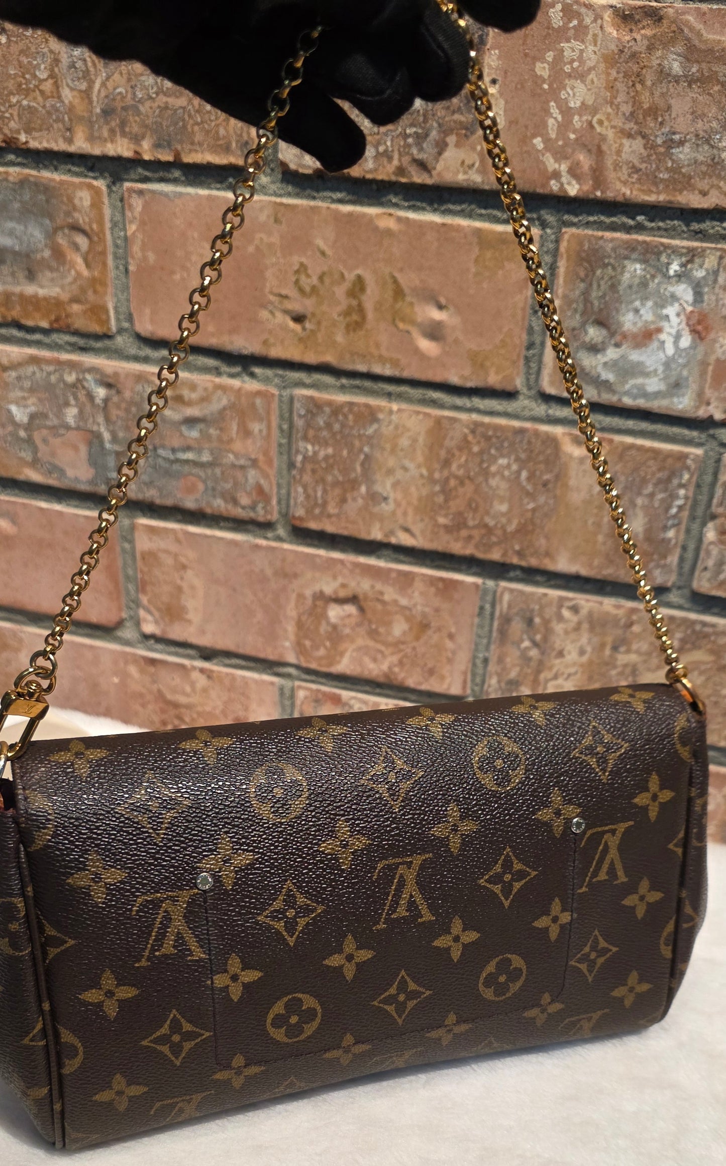 Authentic Louis Vuitton Favorite MM Monogram (SA4116)