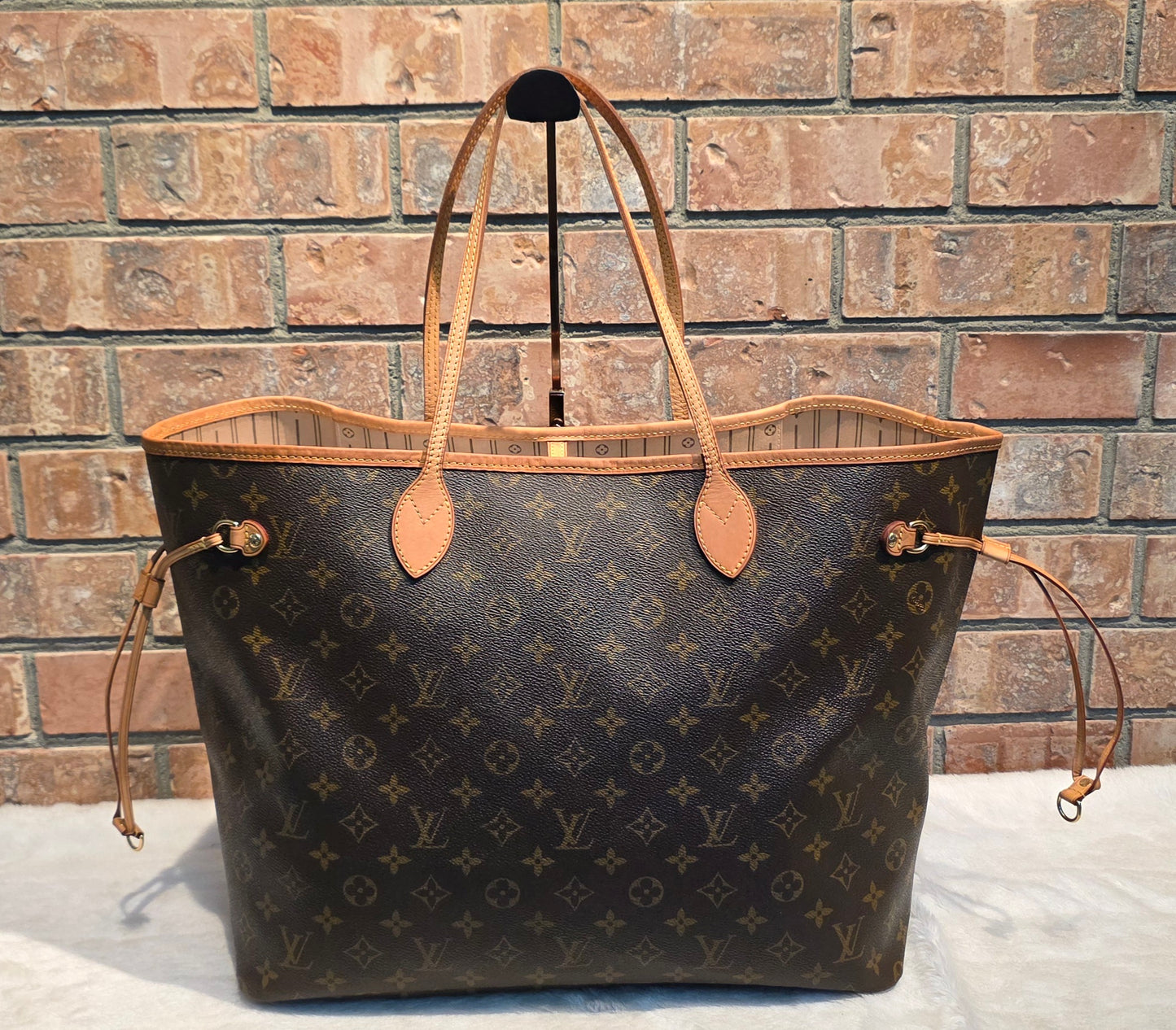 Authentic Louis Vuitton Neverfull GM Monogram