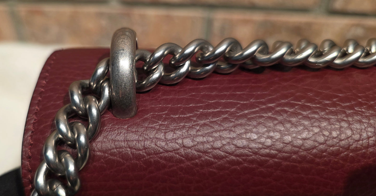 Authentic Gucci Dionysus Shoulder Bag in Burgundy