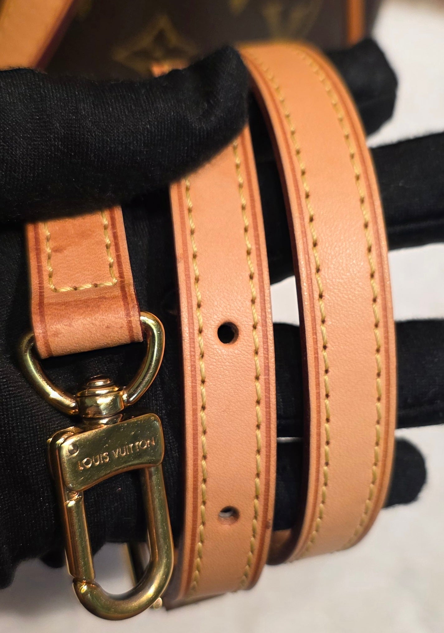 Authentic Louis Vuitton Estrela MM