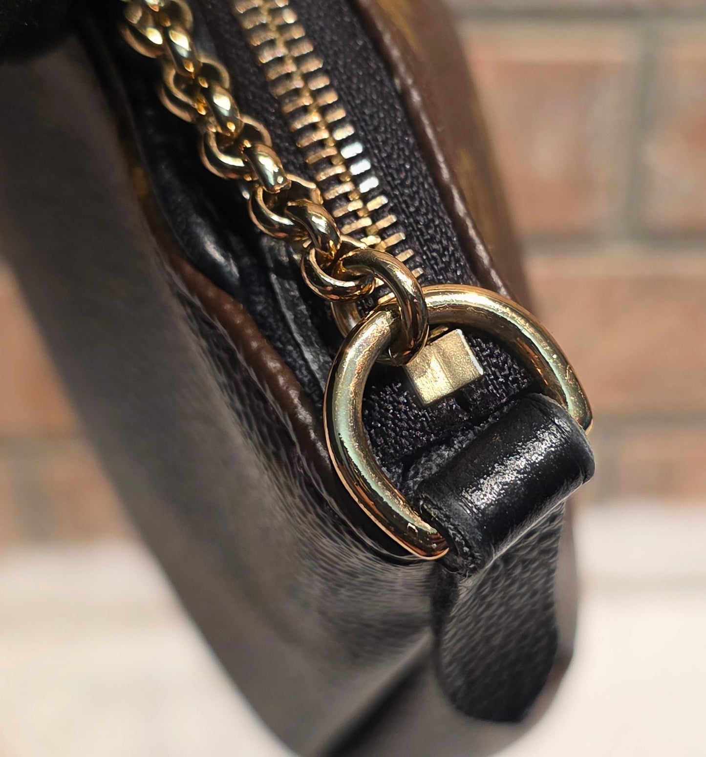 Authentic Louis Vuitton Pallas Clutch Noir