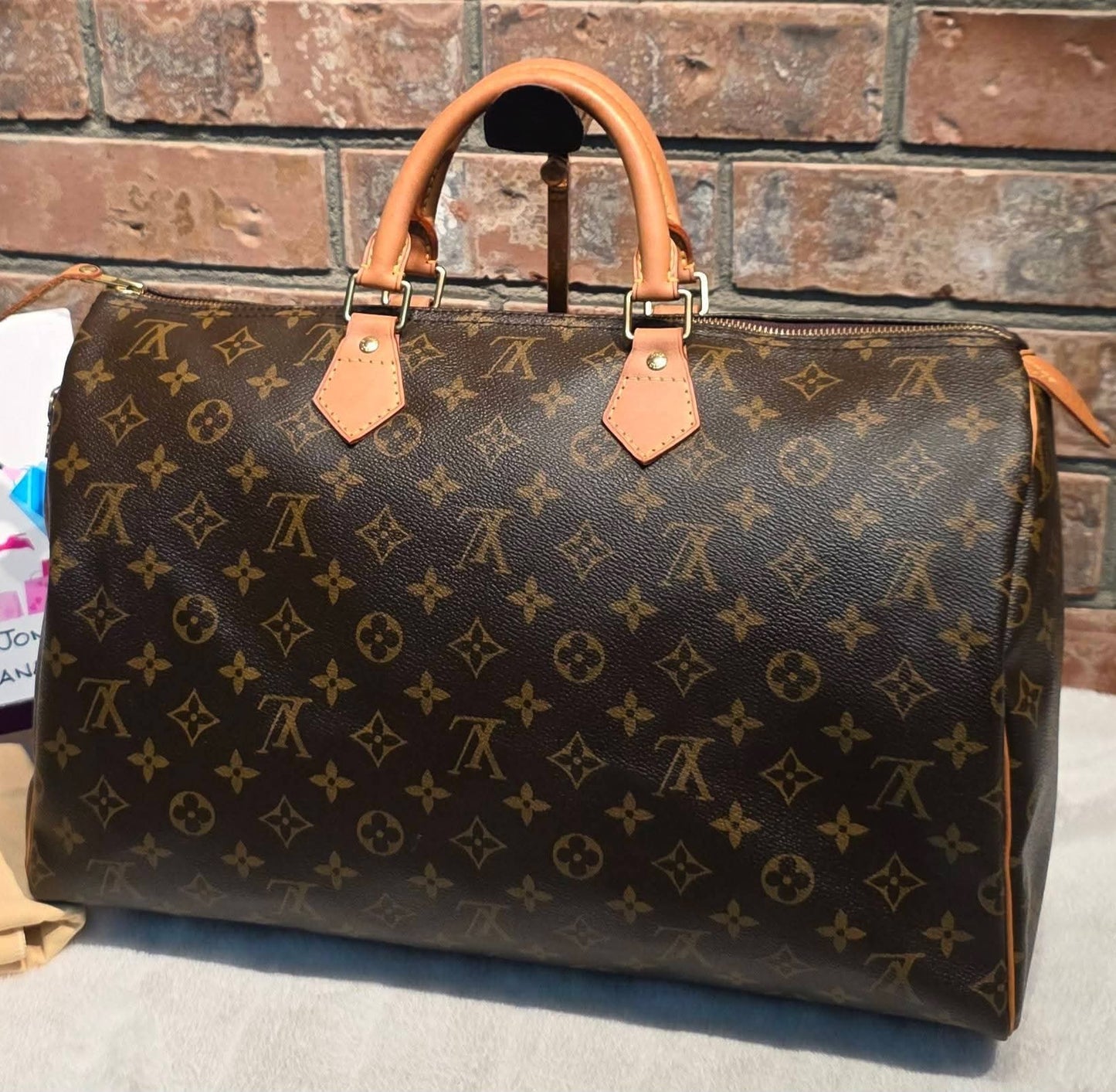 Authentic Louis Vuitton Speedy 40 Monogram