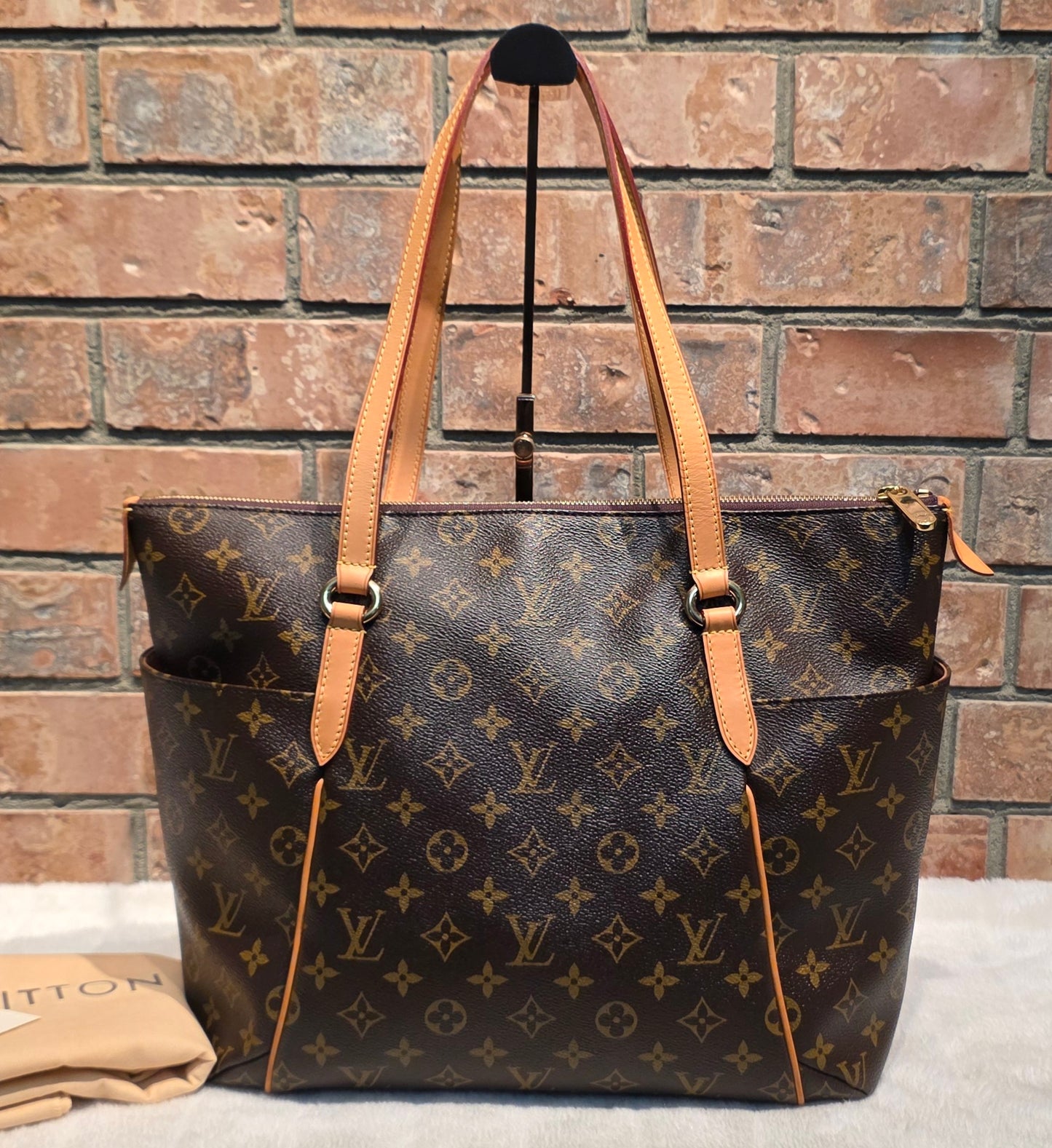 Authentic Louis Vuitton Totally MM Monogram