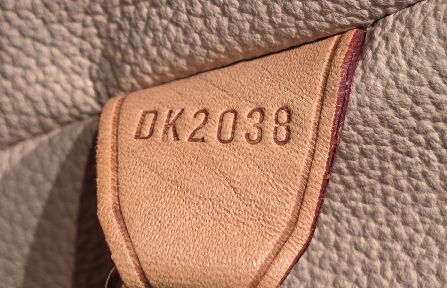 Authentic Louis Vuitton Bucket GM with Pouch