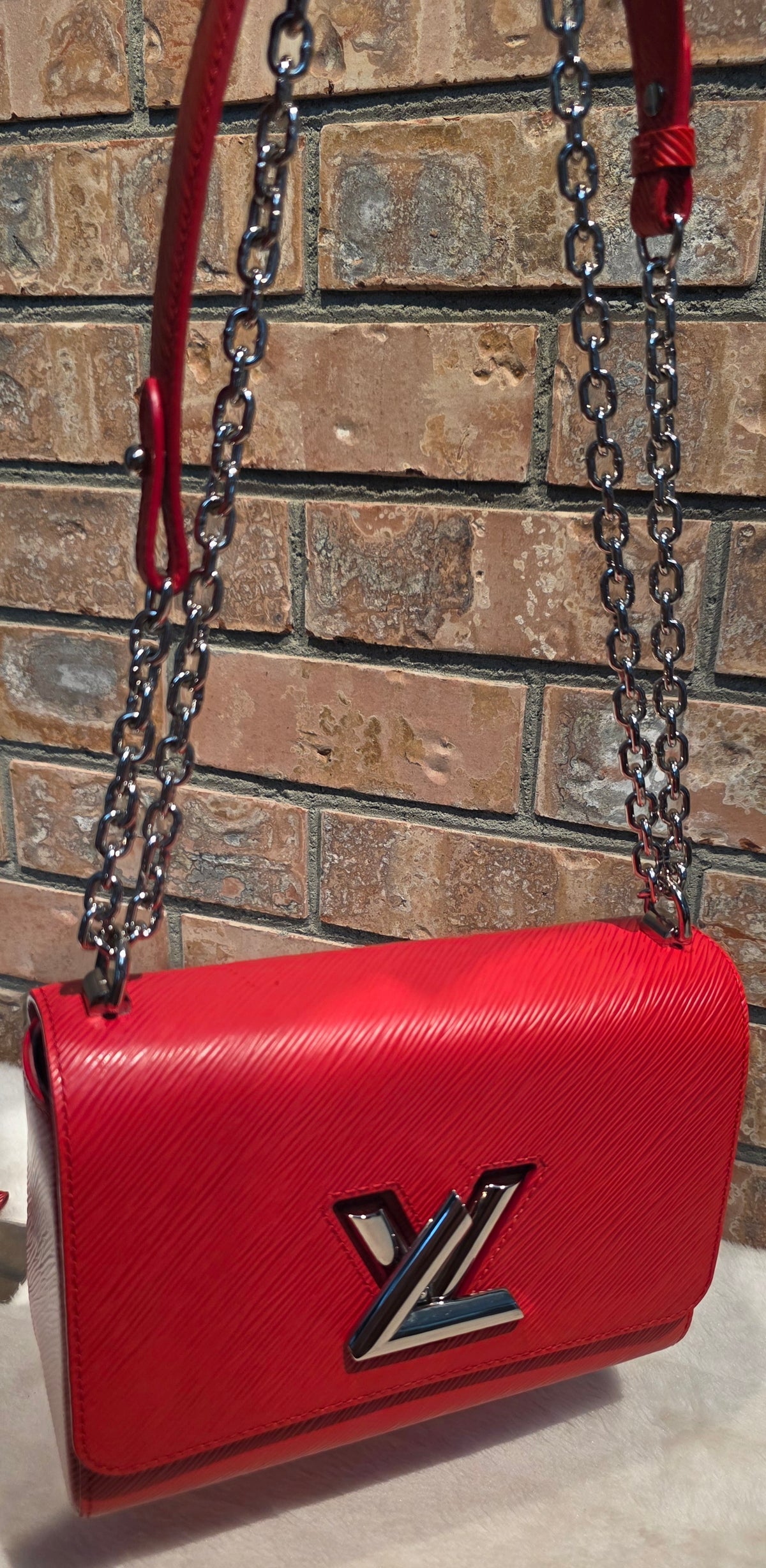 Authentic Louis Vuitton Twist MM Epi Leather in Red