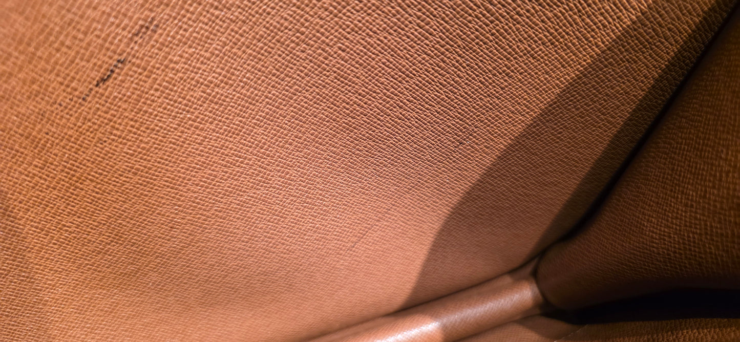 Authentic Louis Vuitton Monceau 26