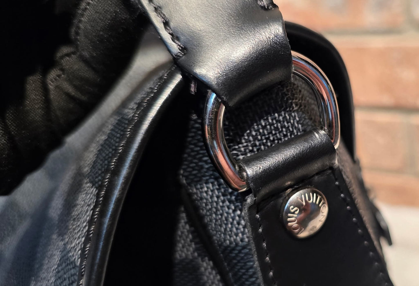 Authentic Louis Vuitton Daniel GM Damier Graphite