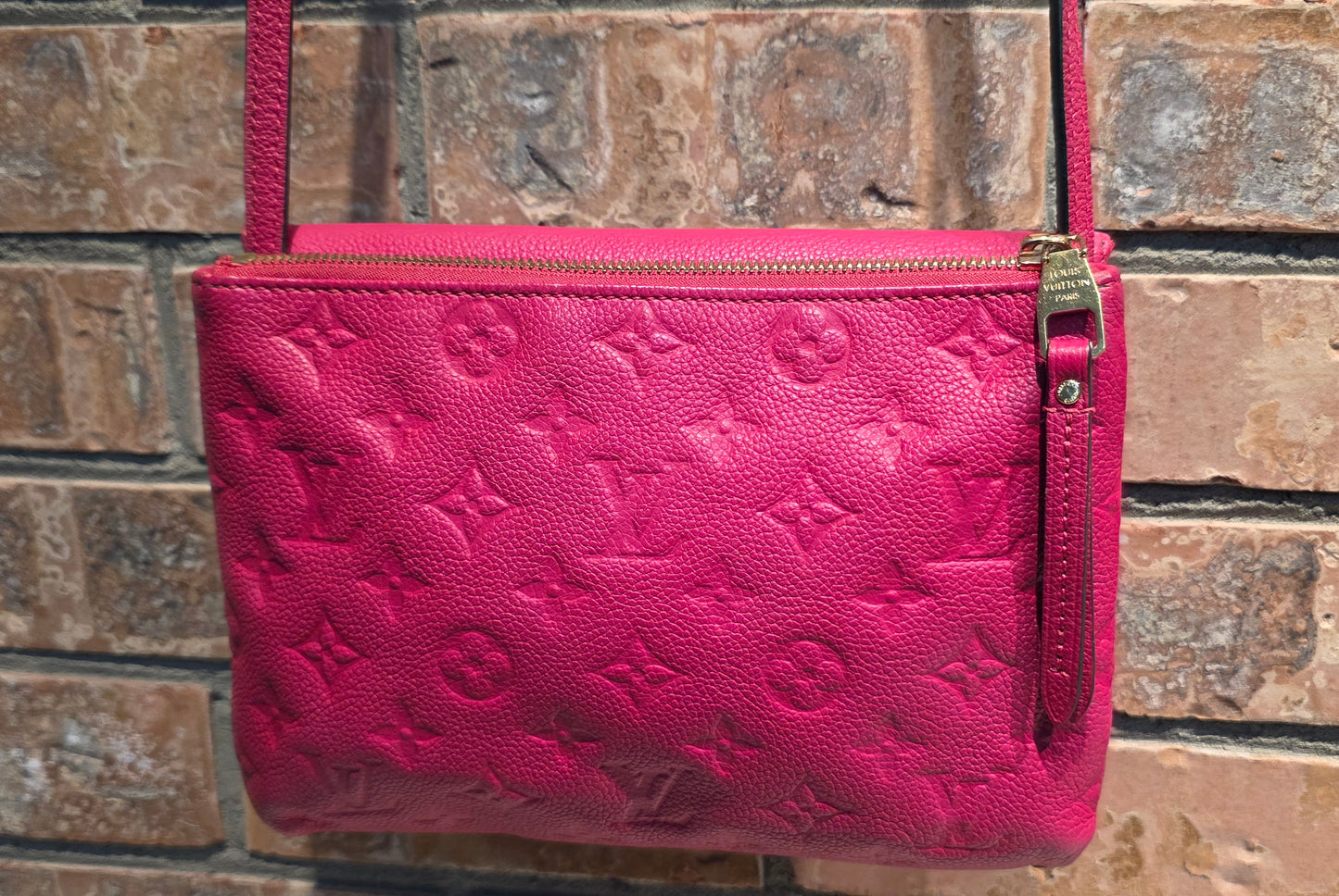 Authentic Louis Vuitton Twice/Twinset Pochette in Dahlia Pink