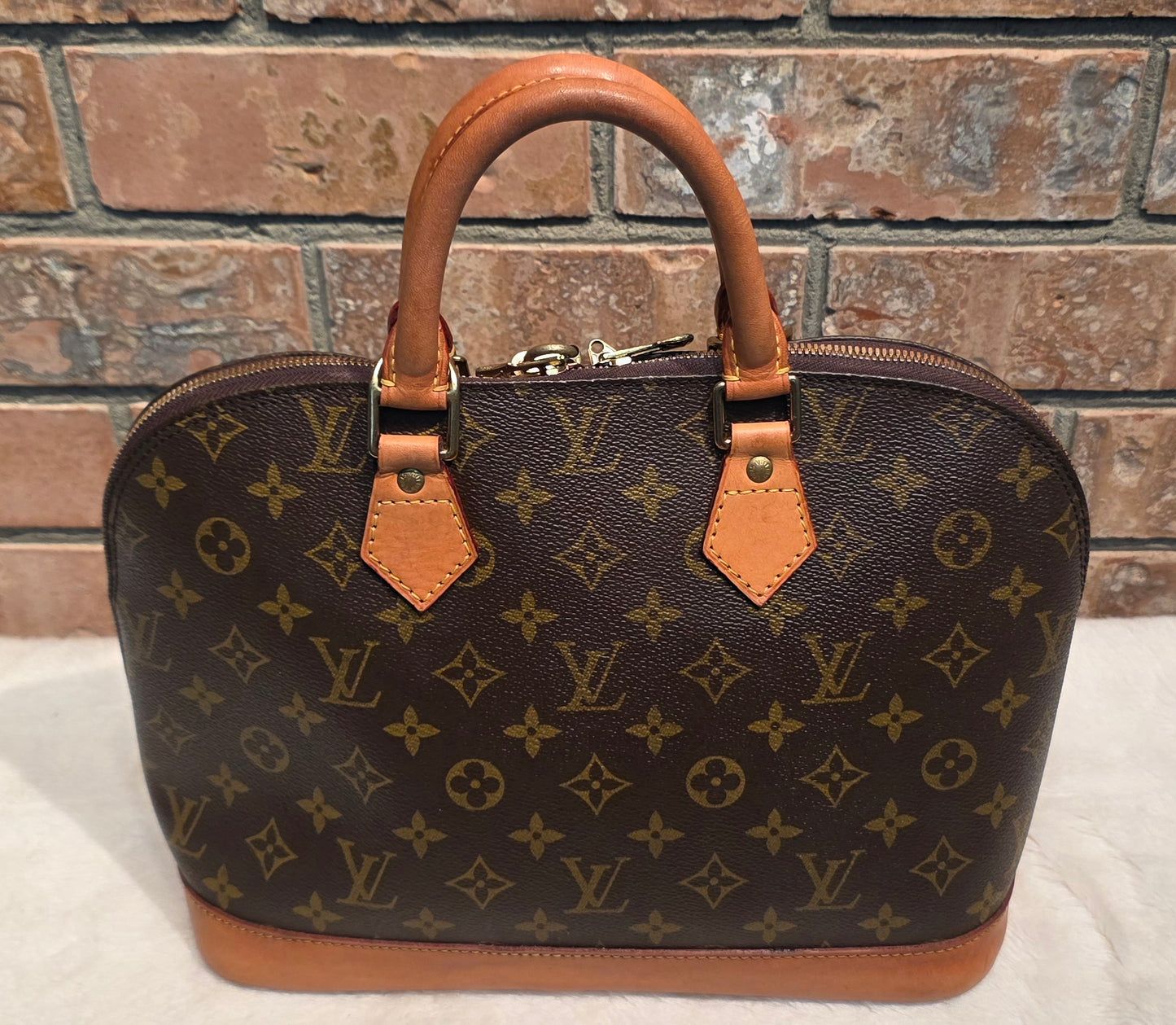 Authentic Louis Vuitton Alma PM Monogram