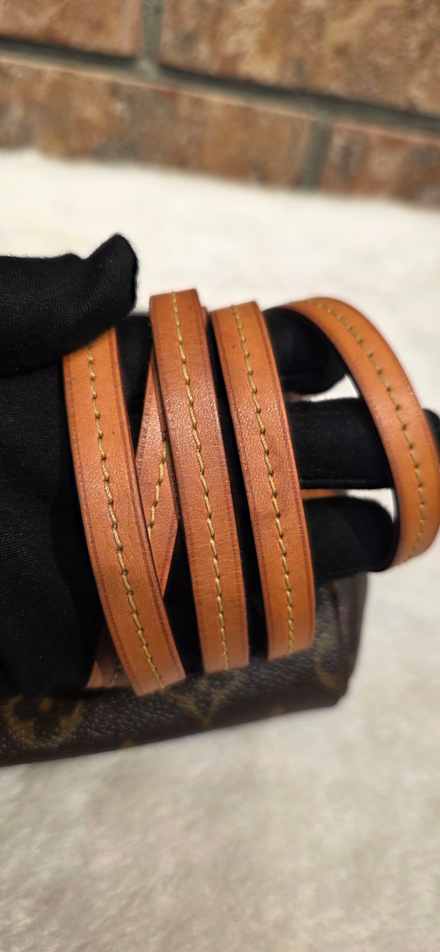 Authentic Louis Vuitton Favorite MM Monogram