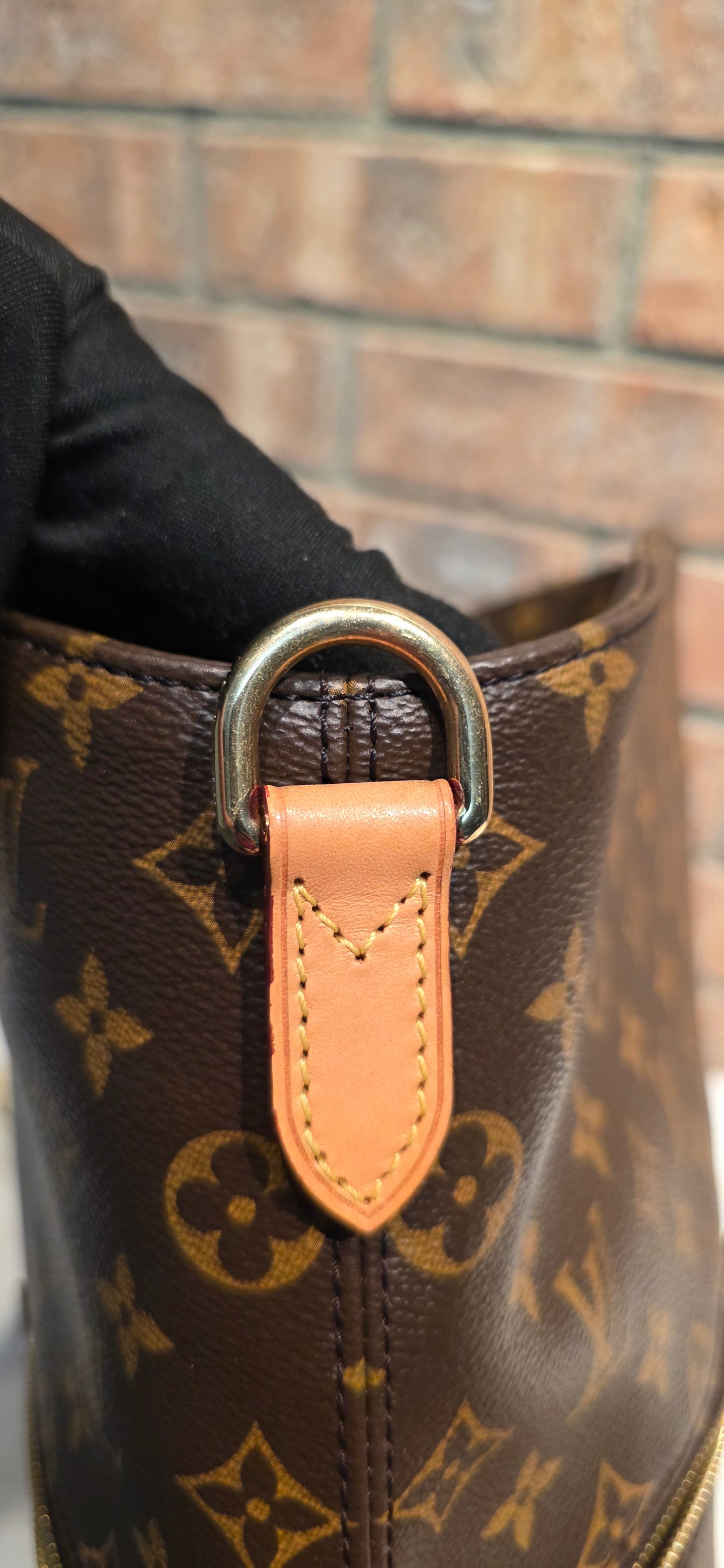 Authentic Louis Vuitton Melie Hobo (Short Handle Missing)