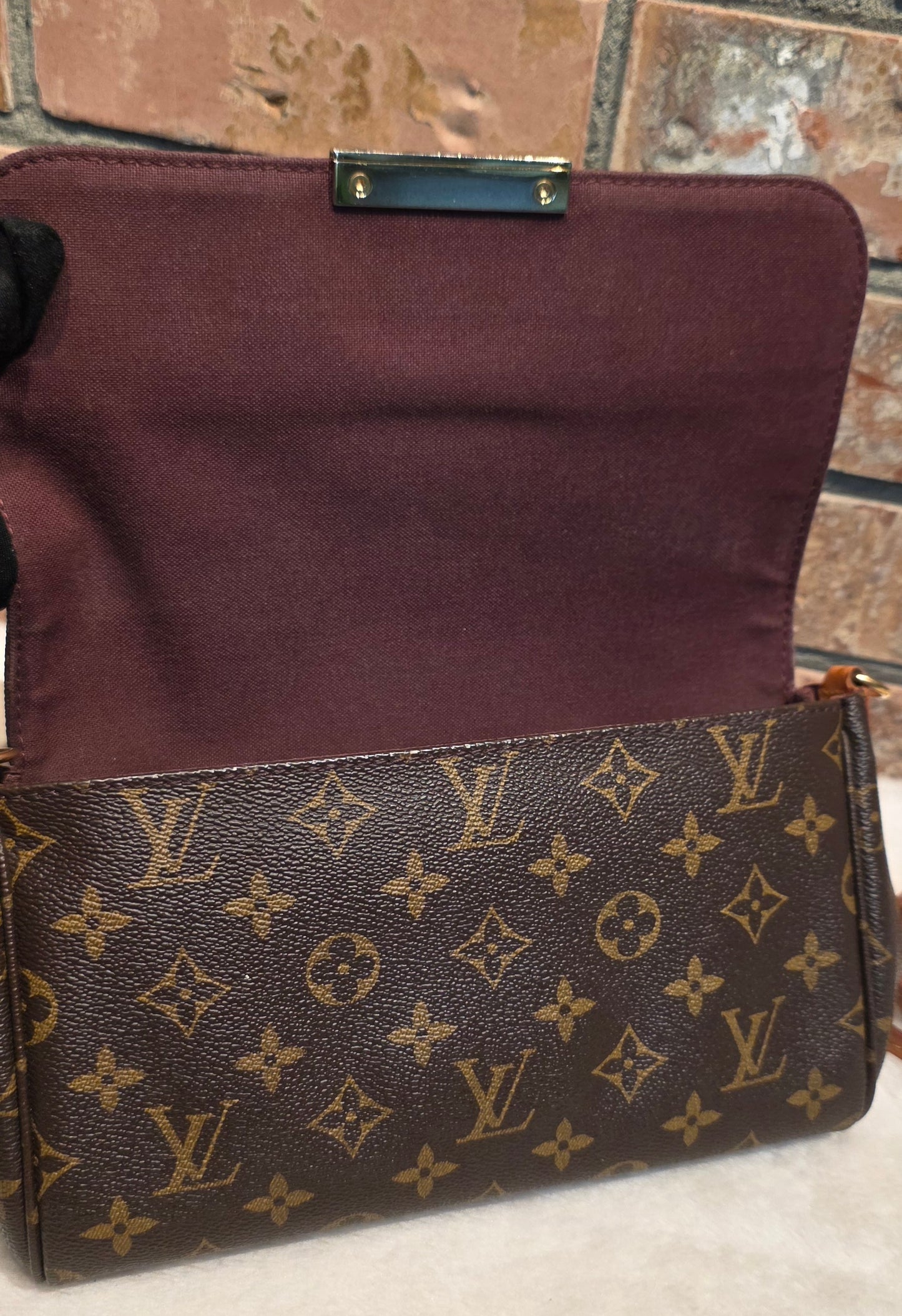 Authentic Louis Vuitton Favorite MM Monogram (SA4116)
