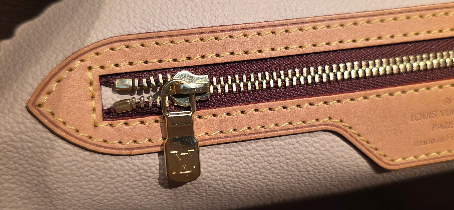 Authentic Louis Vuitton Bucket GM with Pouch