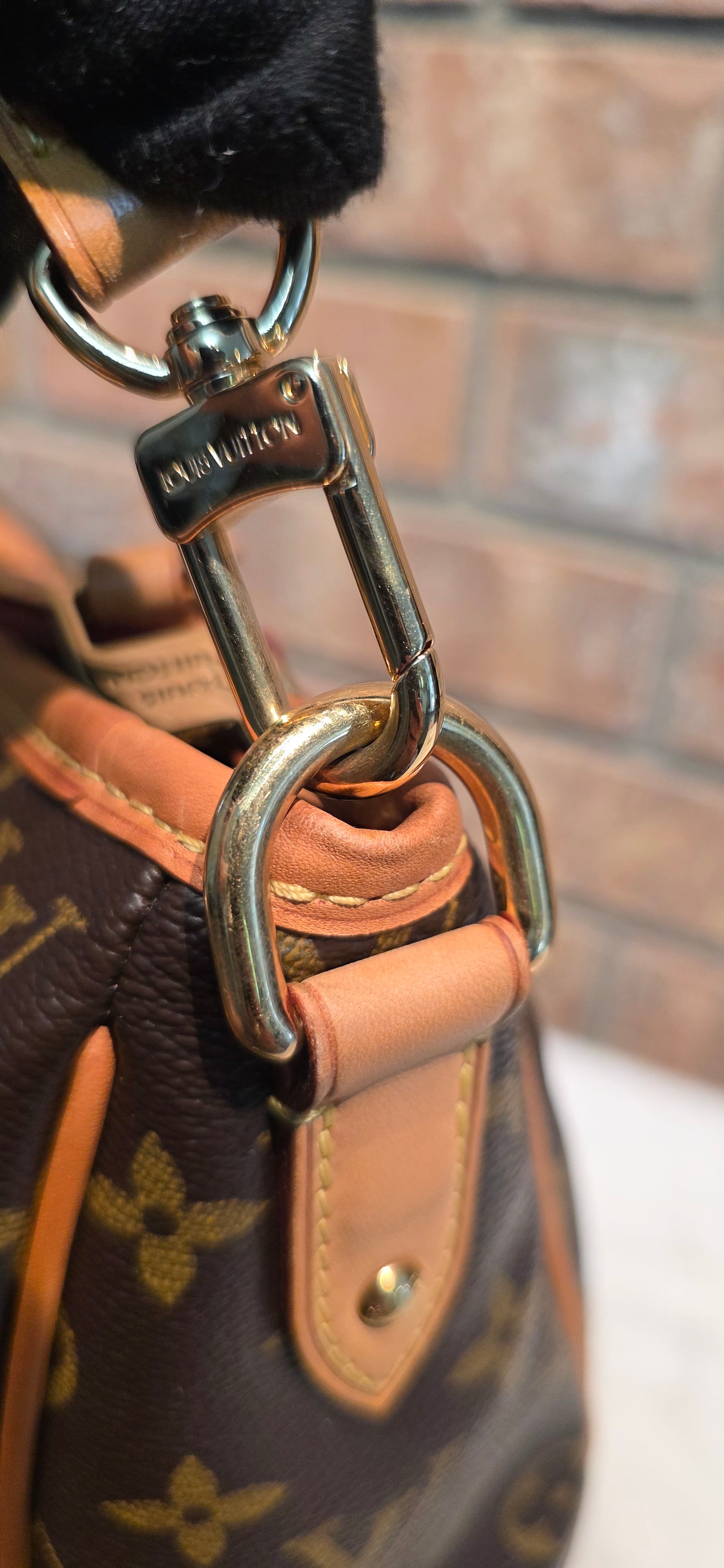 Authentic Louis Vuitton Estrela MM