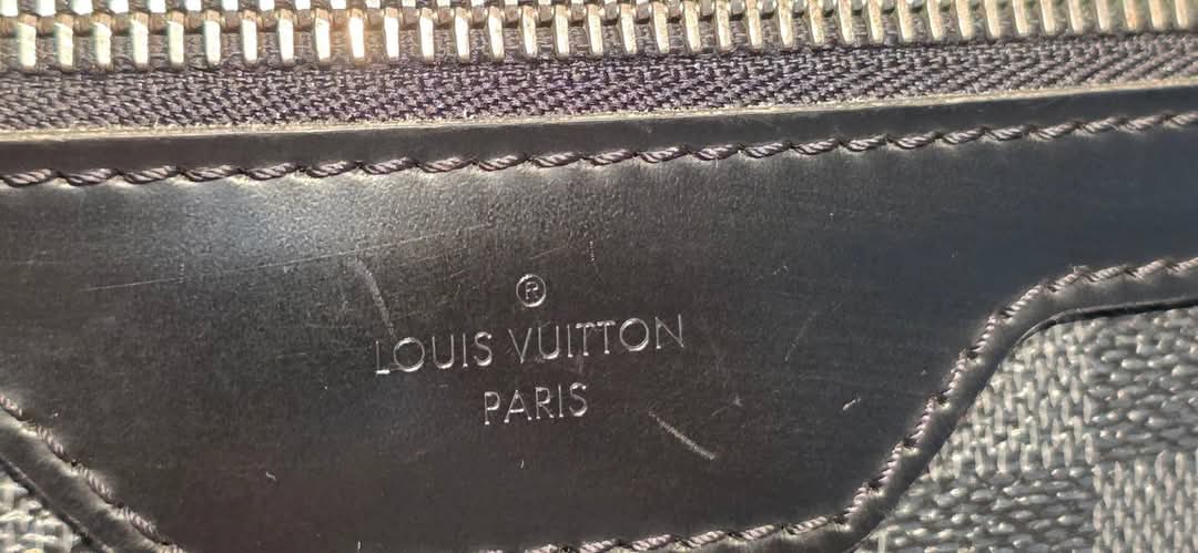 Authentic Louis Vuitton Thomas Crossbody Damier Graphite