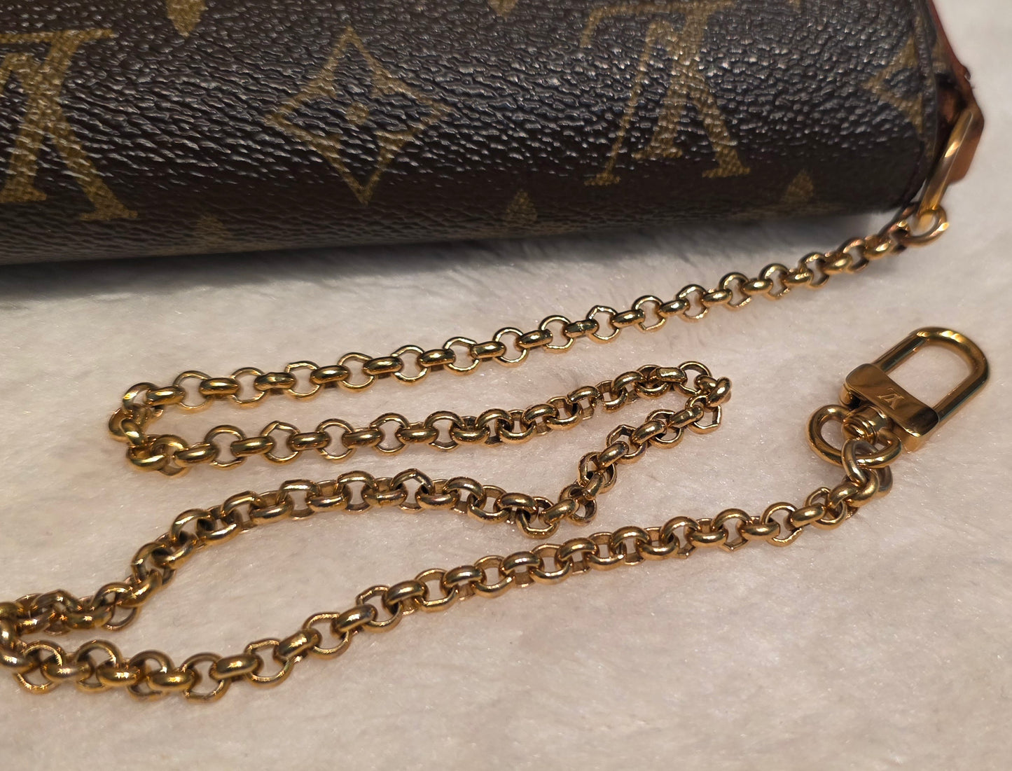 Authentic Louis Vuitton Favorite MM Monogram (SA4116)