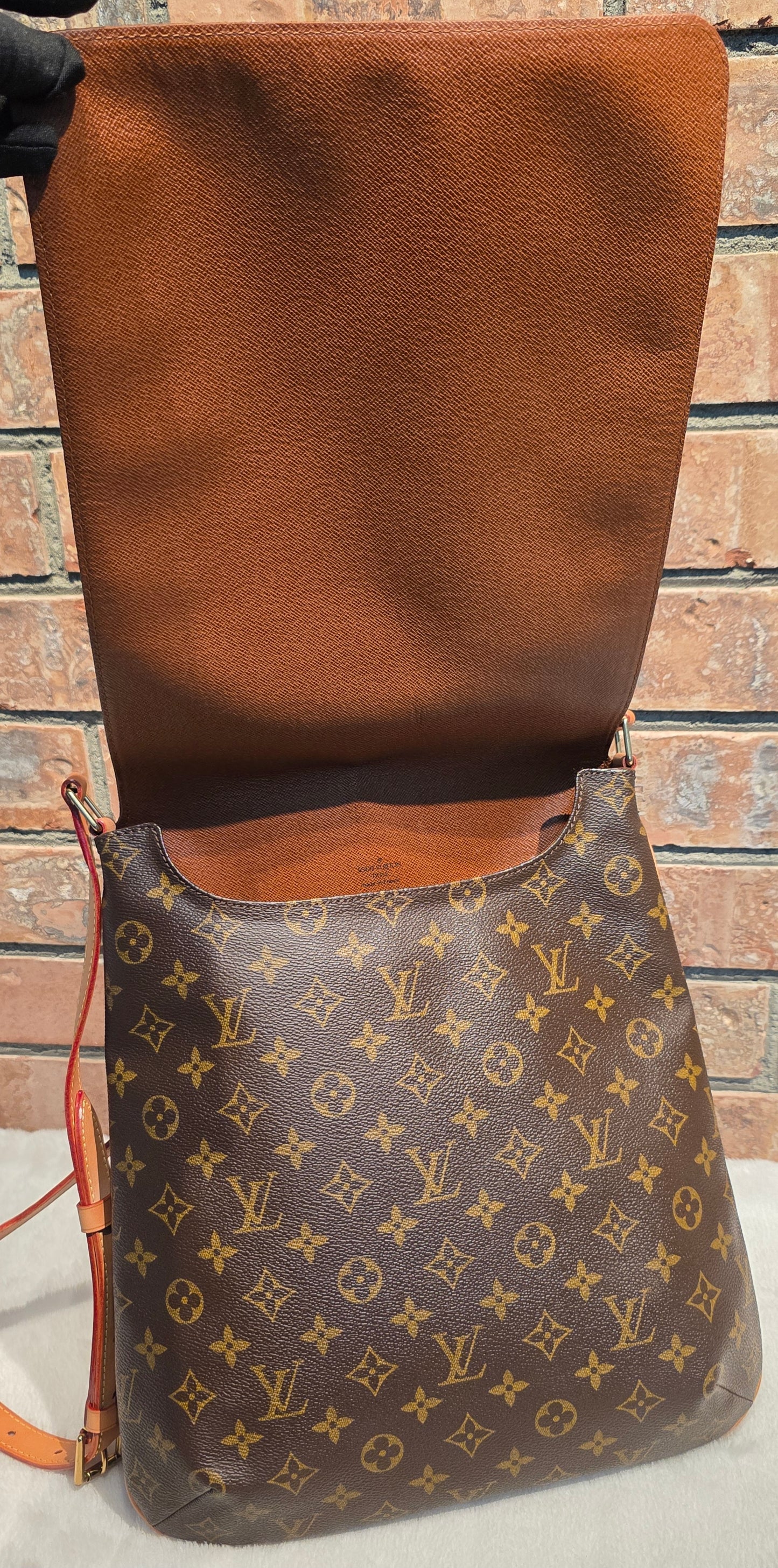 Authentic Louis Vuitton Musette Salsa GM Monogram