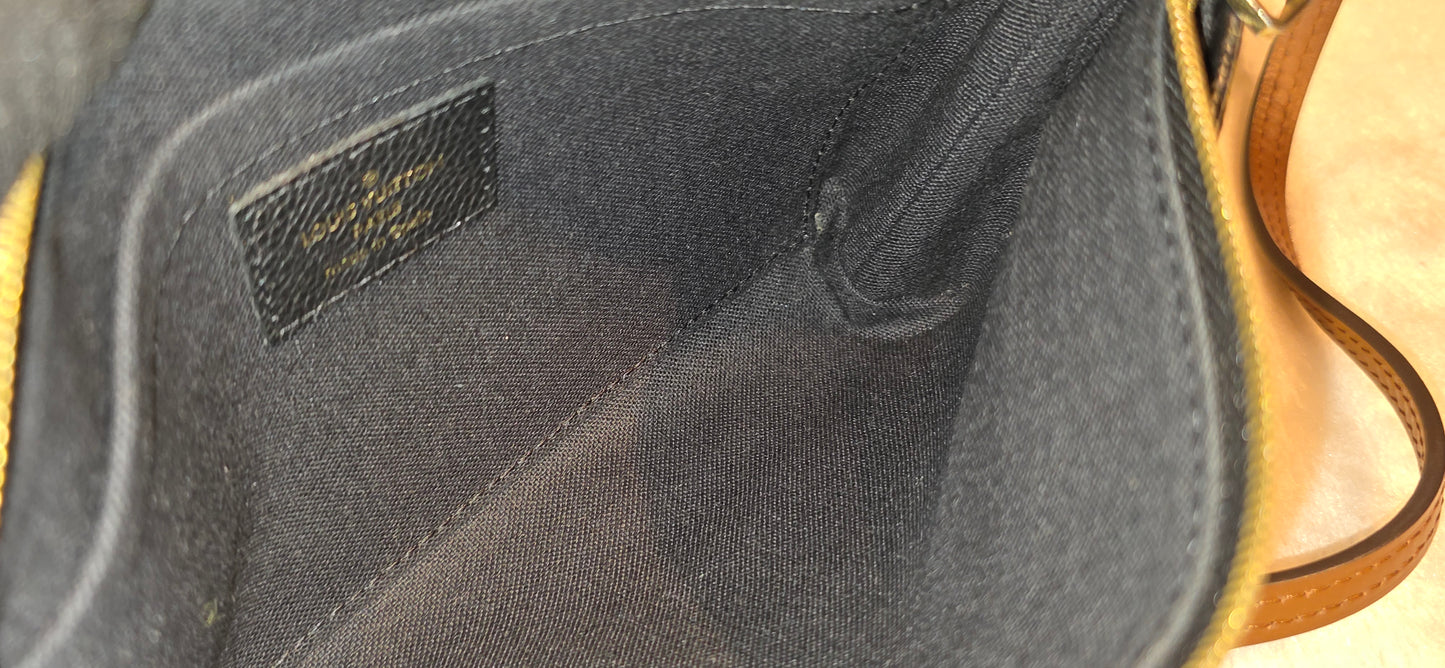 Authentic Louis Vuitton Pallas Clutch Noir