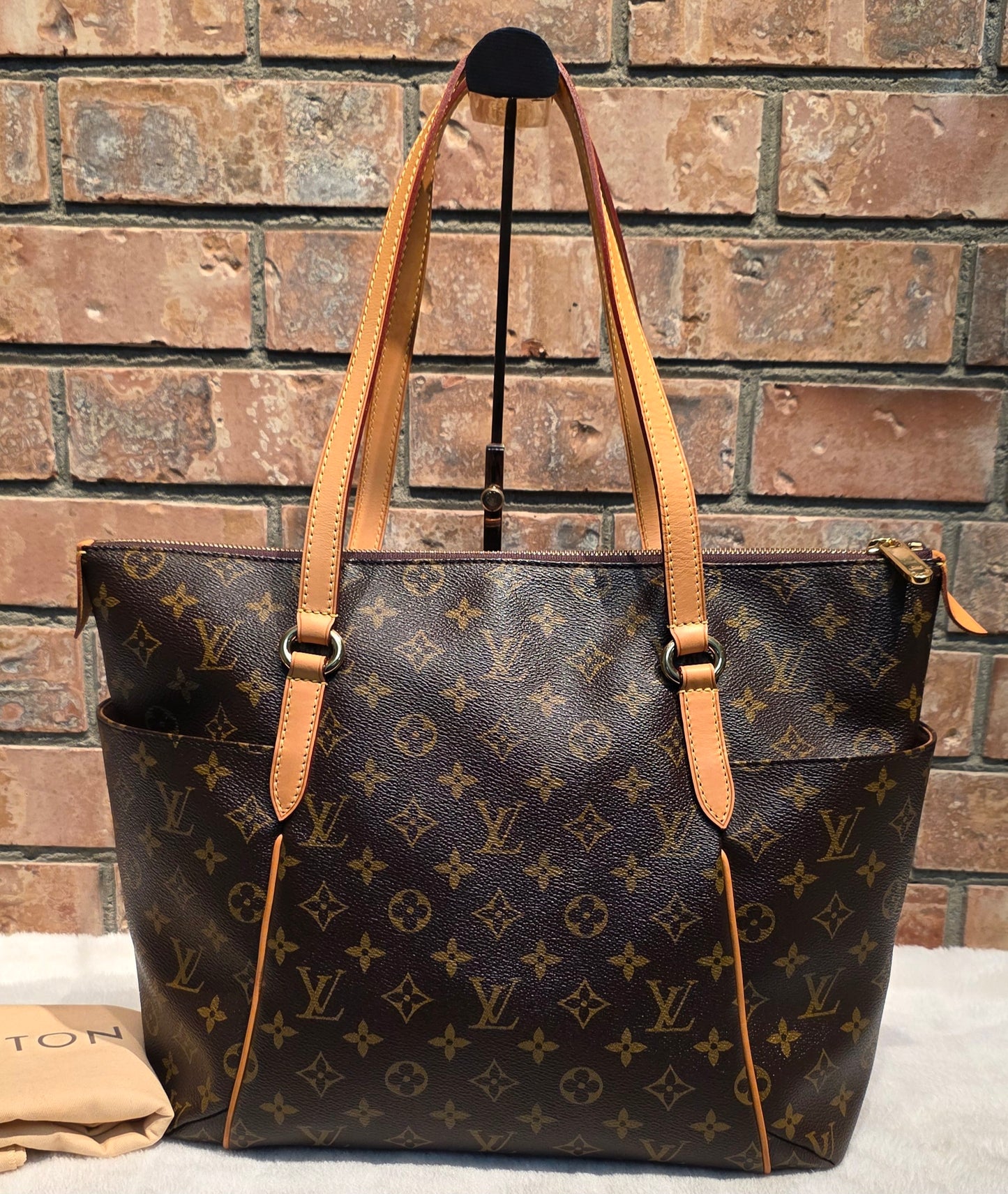 Authentic Louis Vuitton Totally MM Monogram