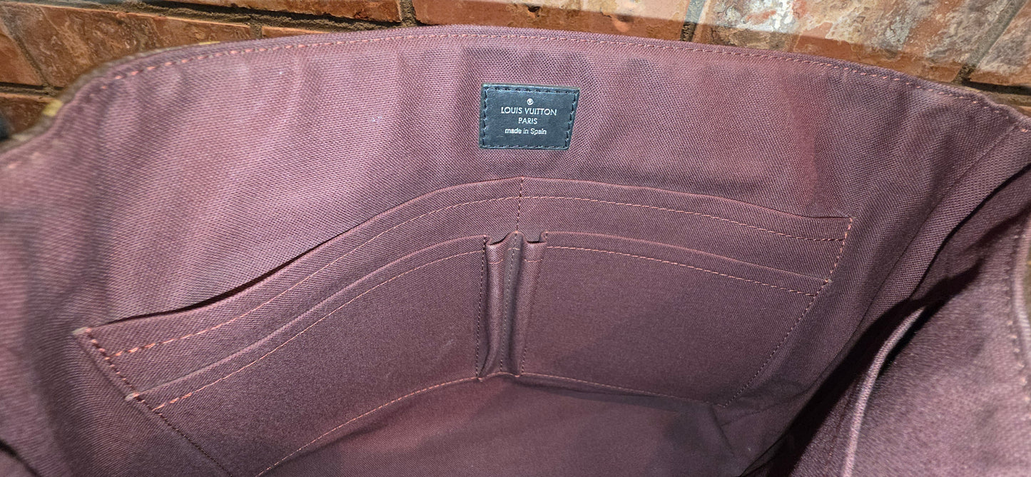 Authentic Louis Vuitton Monogram Macassar District MM