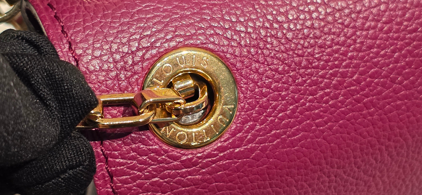 Authentic Louis Vuitton Pallas Chain in Aurore